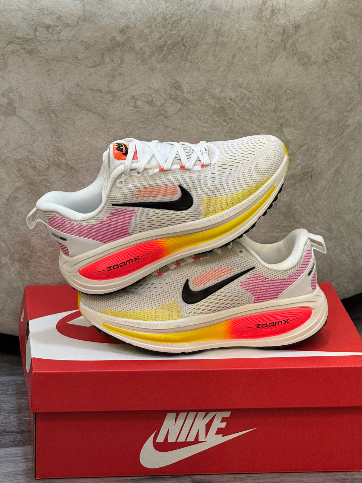 NIKE VOMERO 18