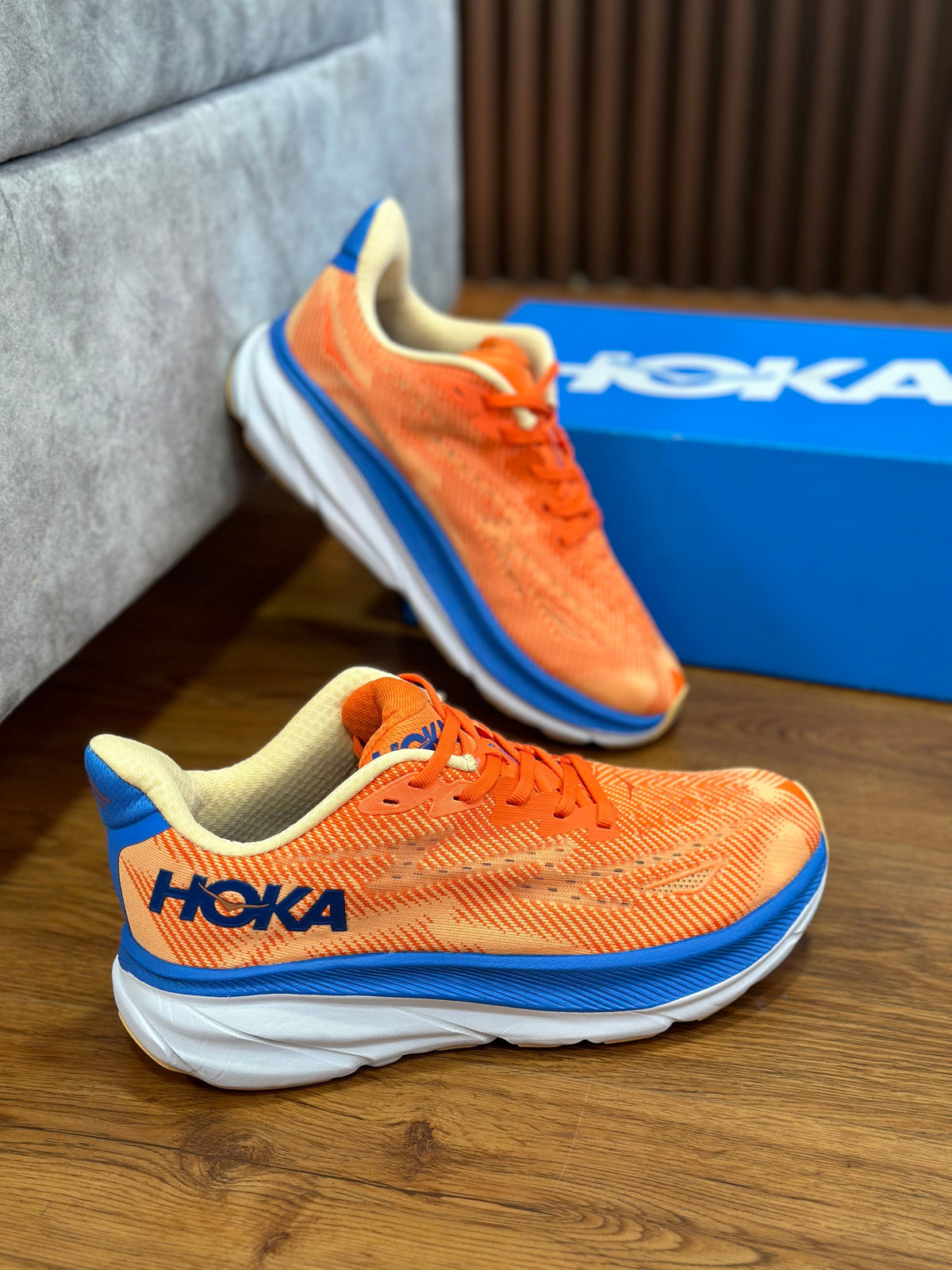 HOKA CLIFTON 9