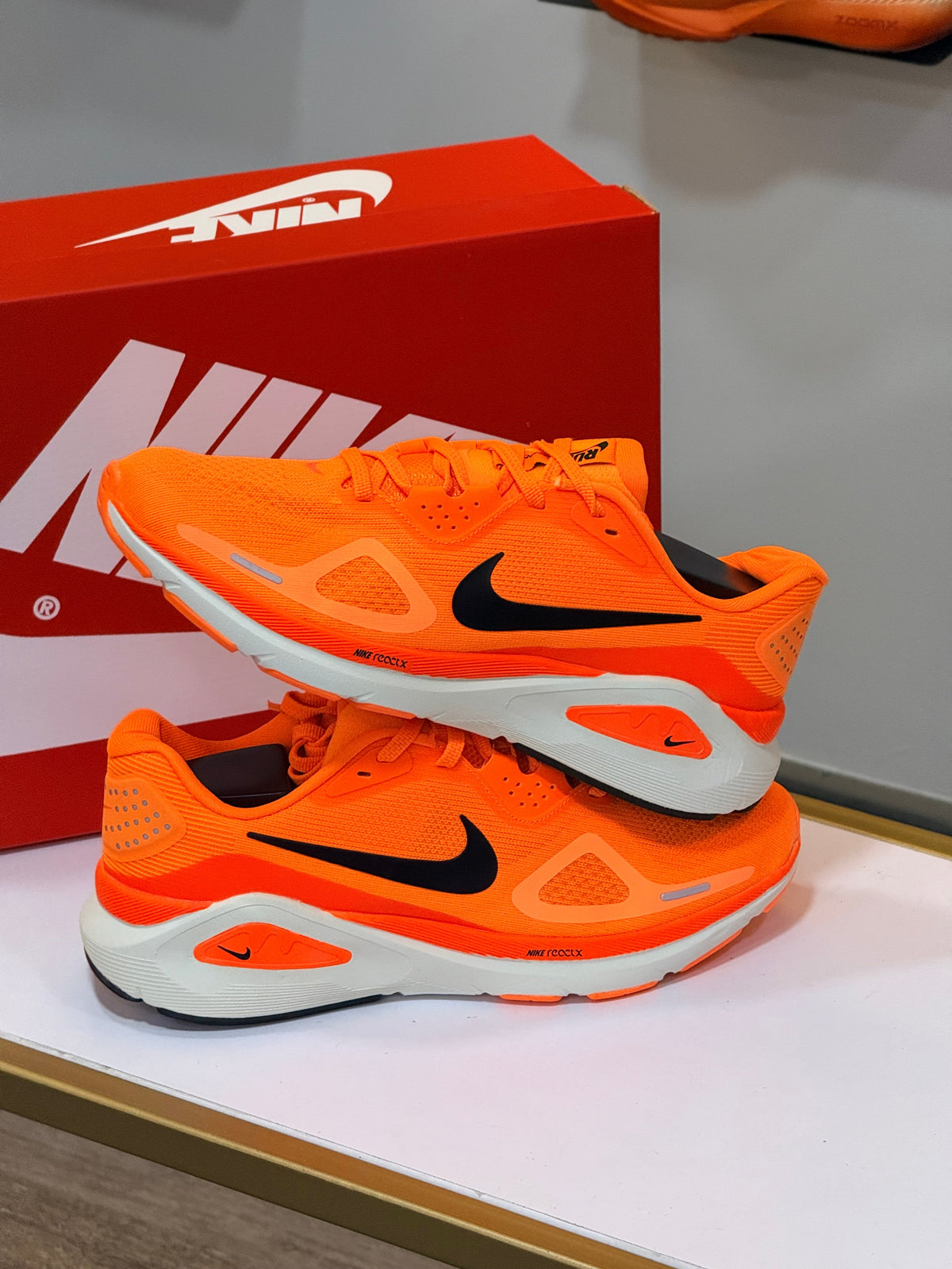 NIKE STRUCTURE 26