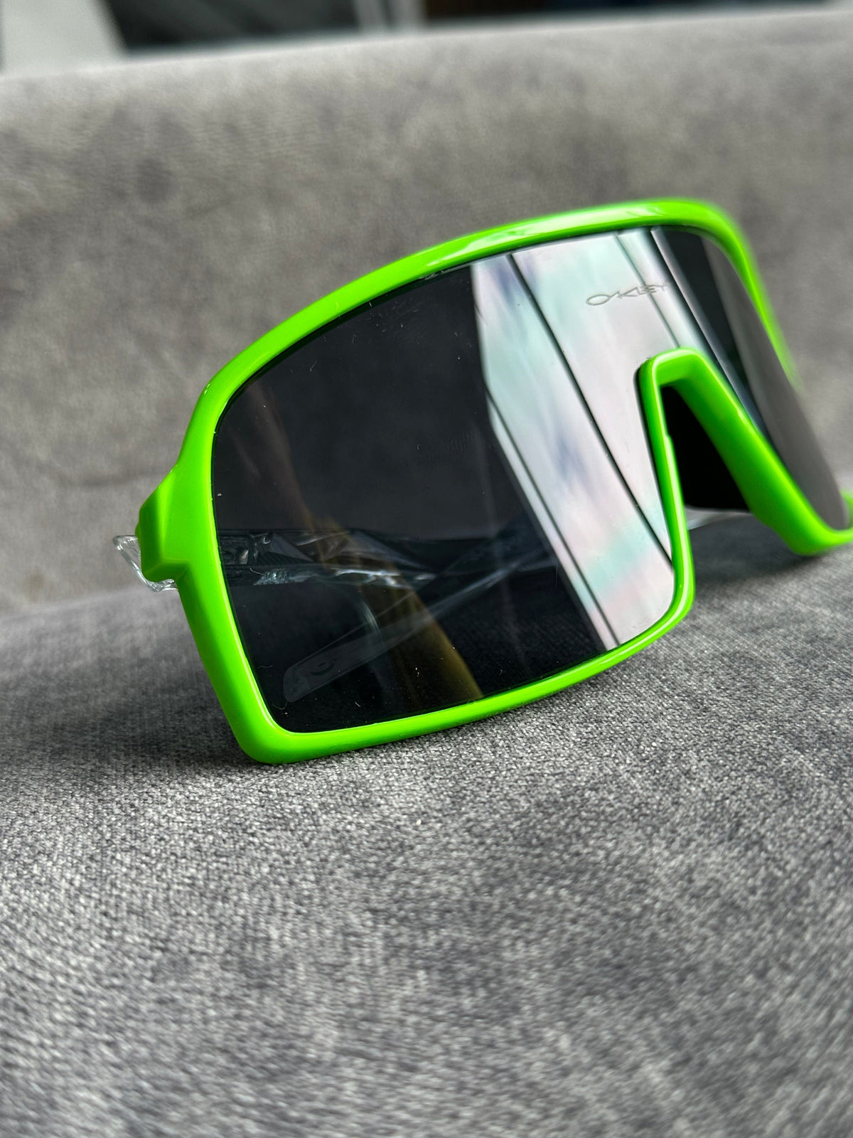 OAKLEY