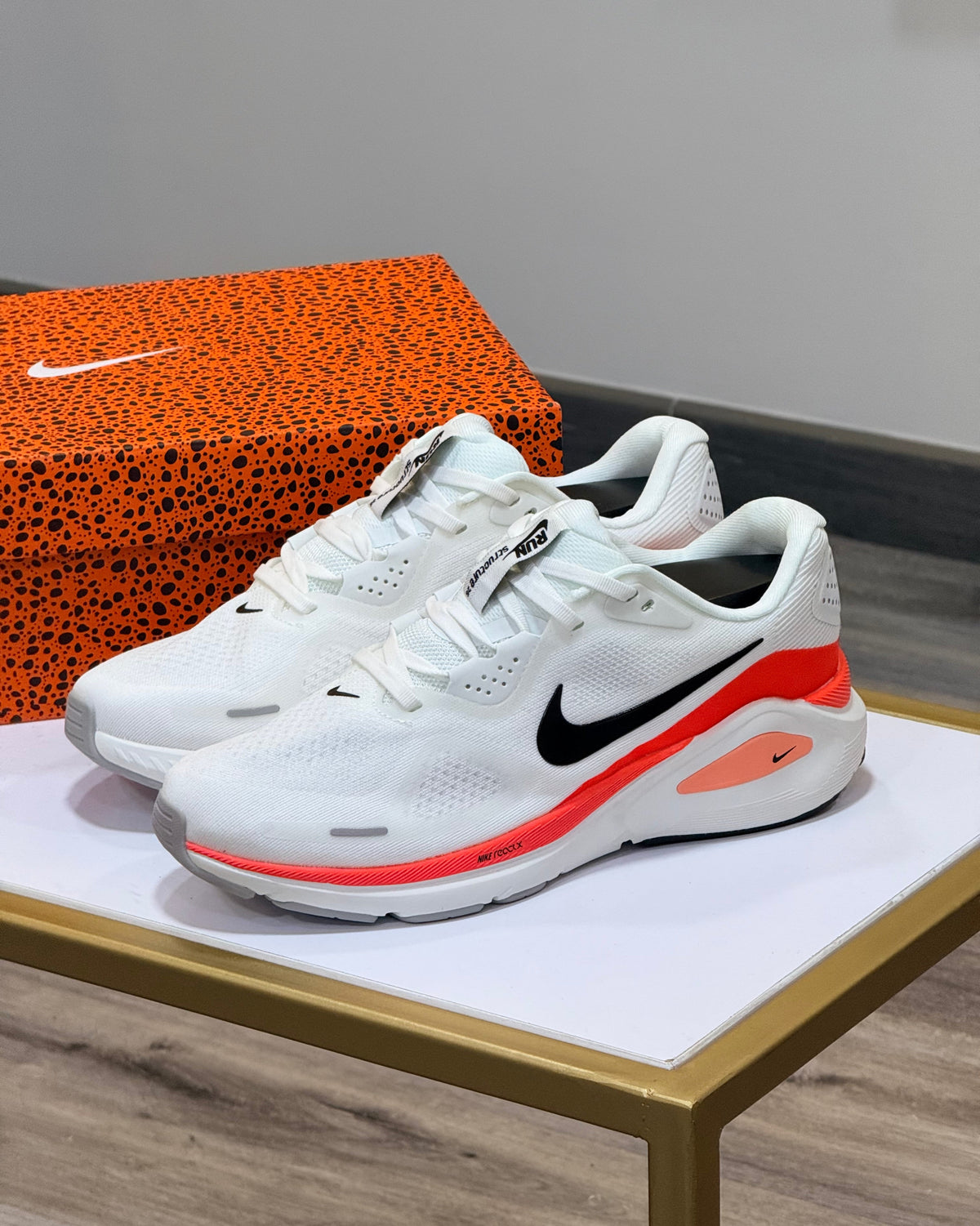 NIKE STRUCTURE 26