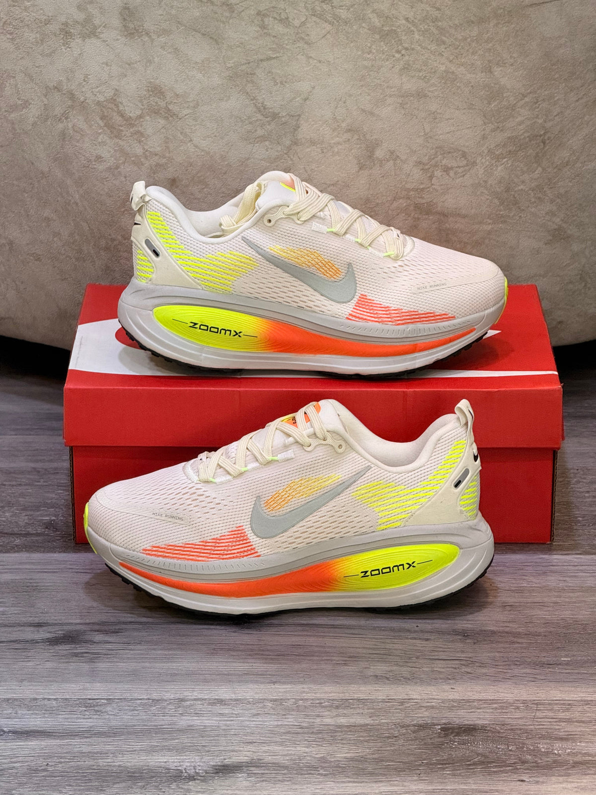 NIKE VOMERO 18