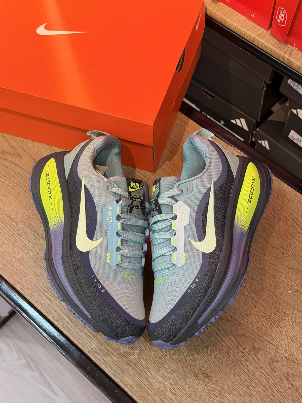 NIKE GORETEX 18