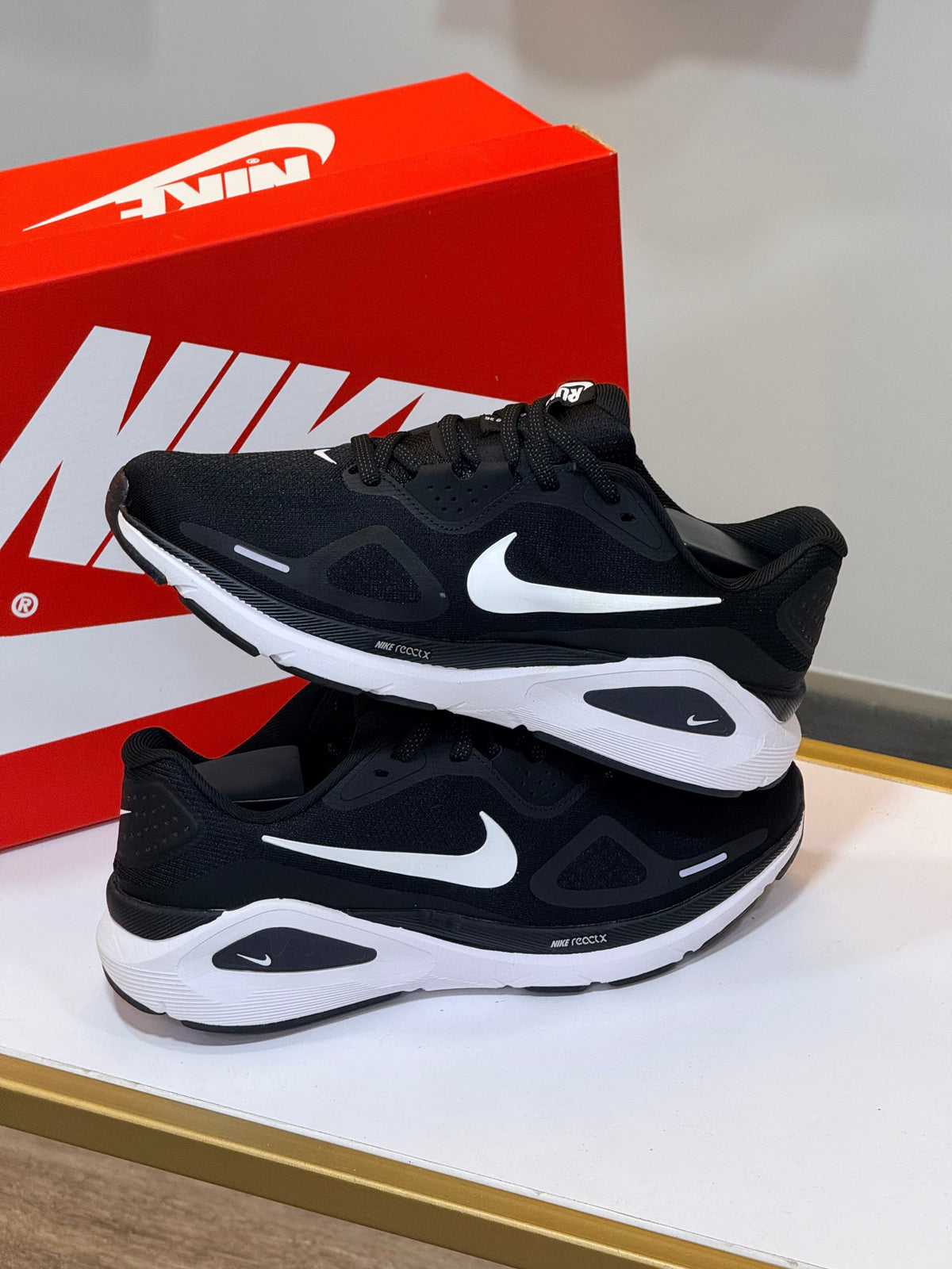 NIKE STRUCTURE 26