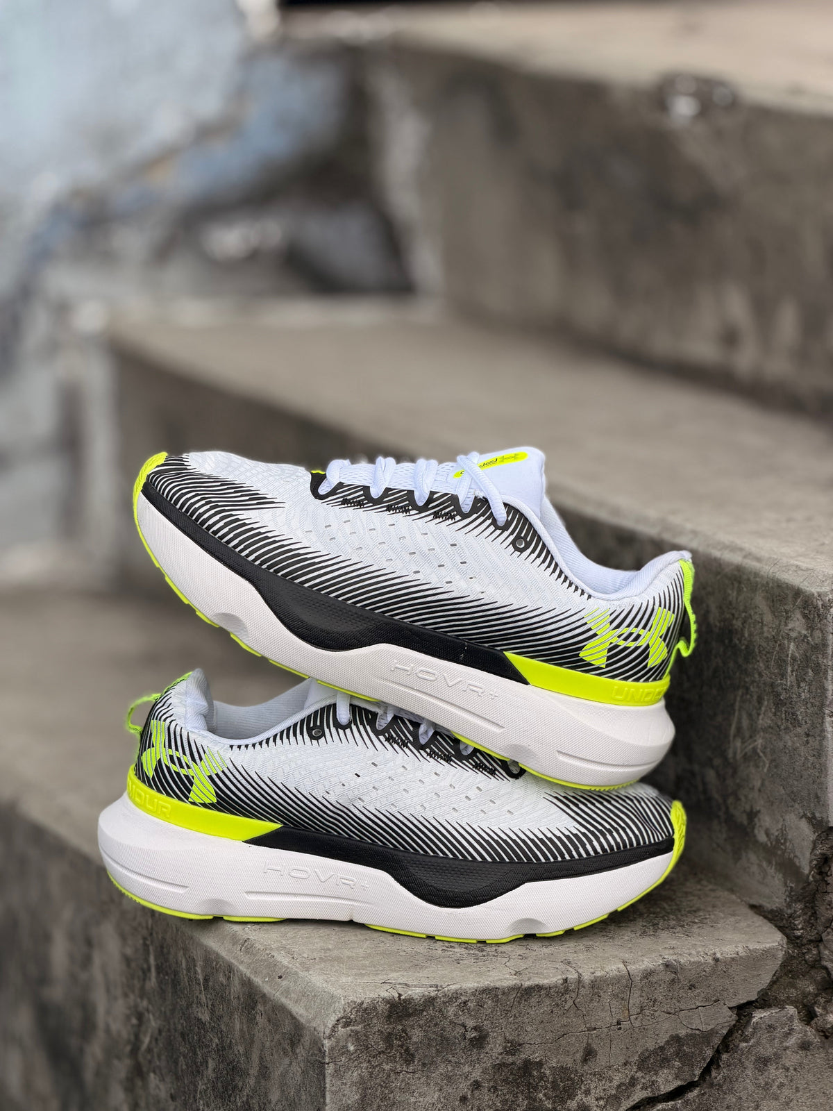 UNDER ARMOUR