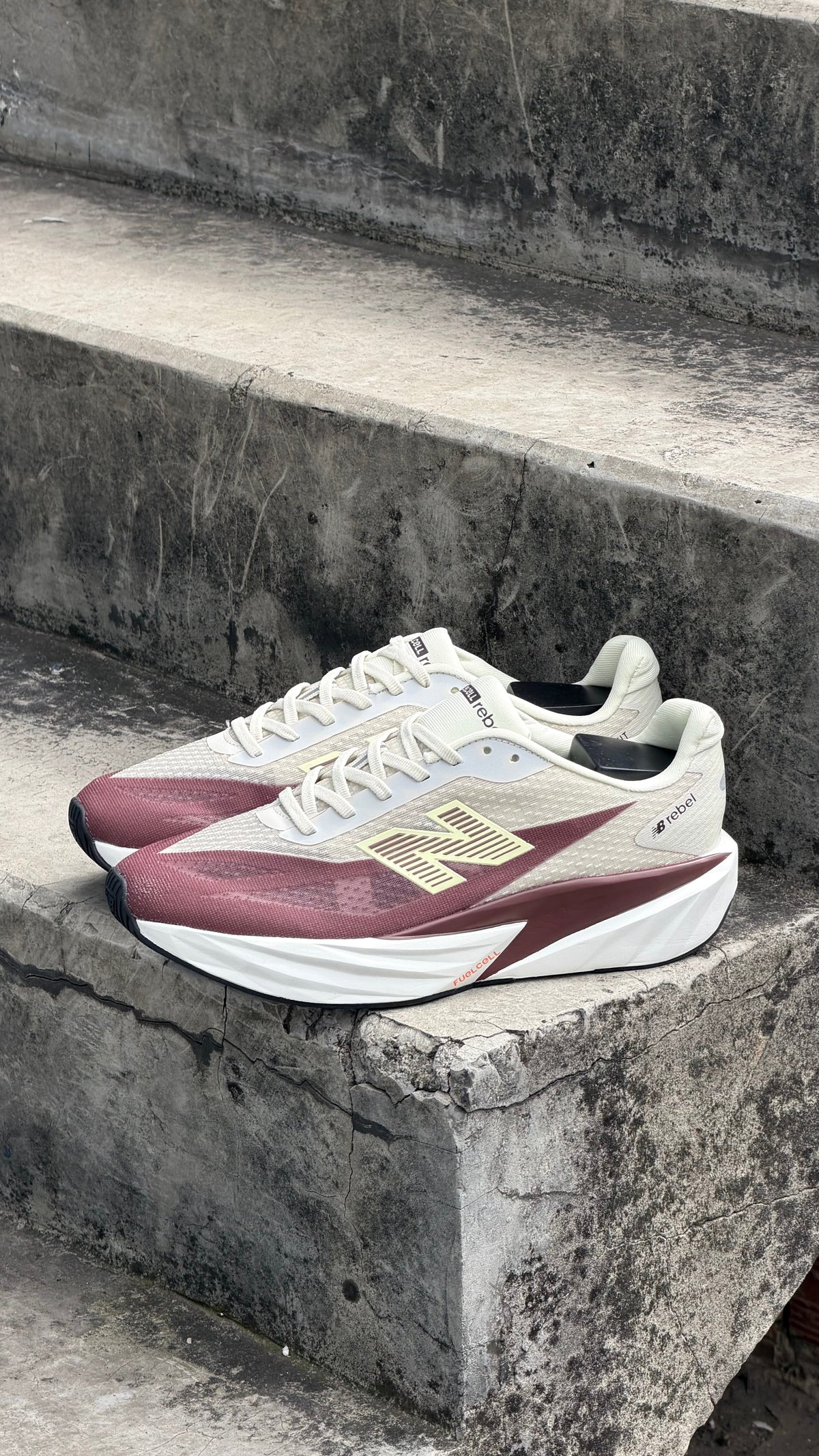 NEW BALANCE REBEL