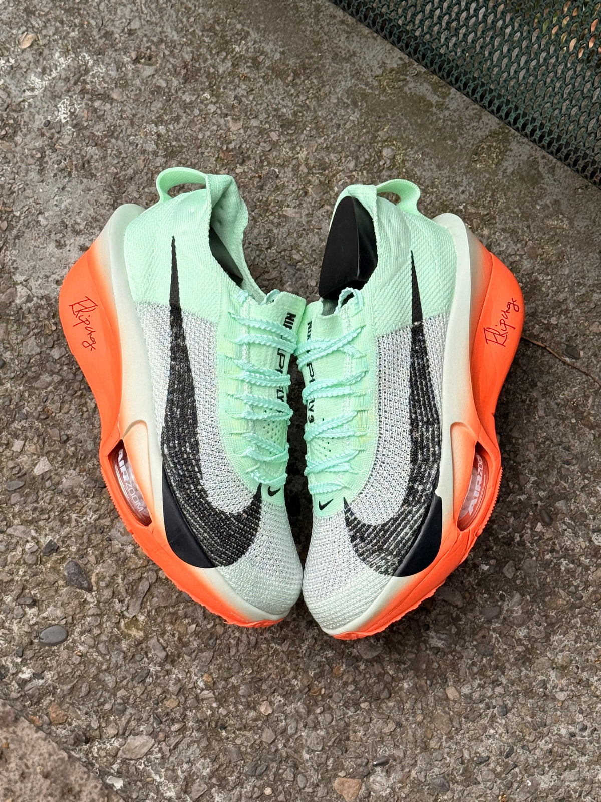 NIKE ALPHA FLY 3