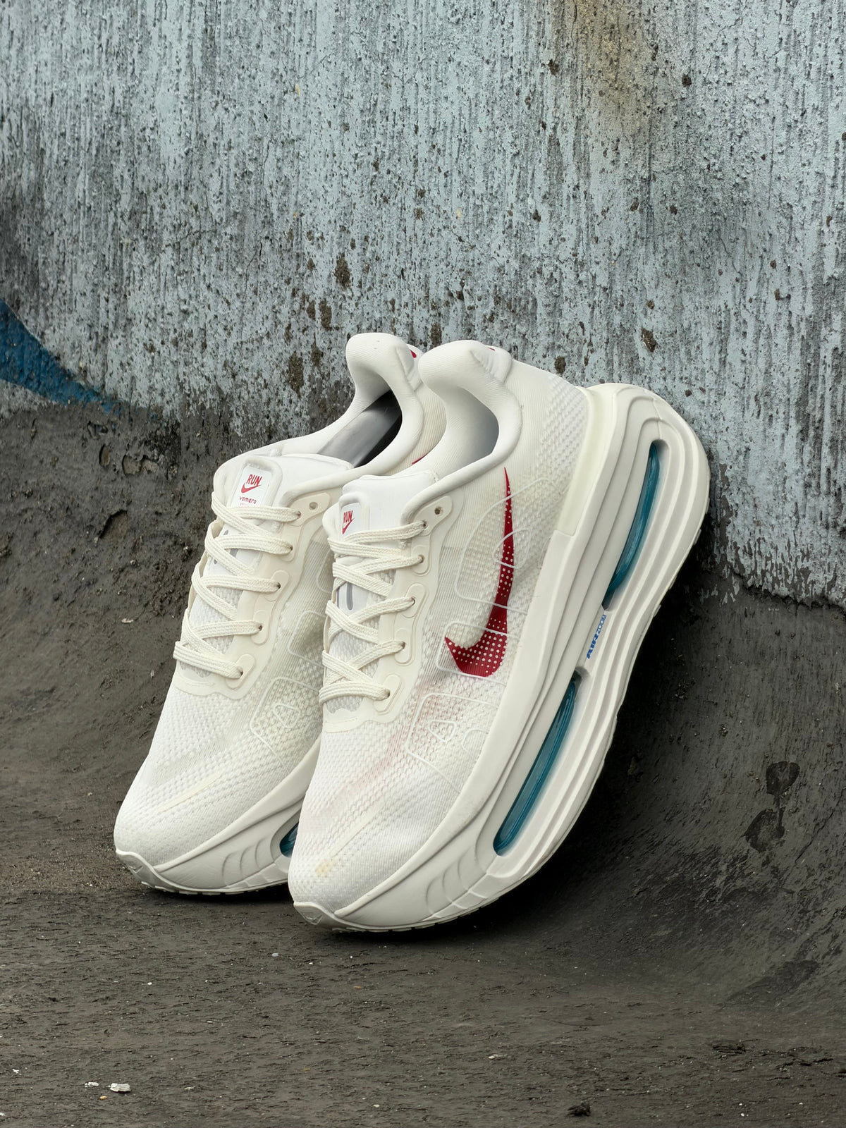 NIKE VOMERO PREMIUM