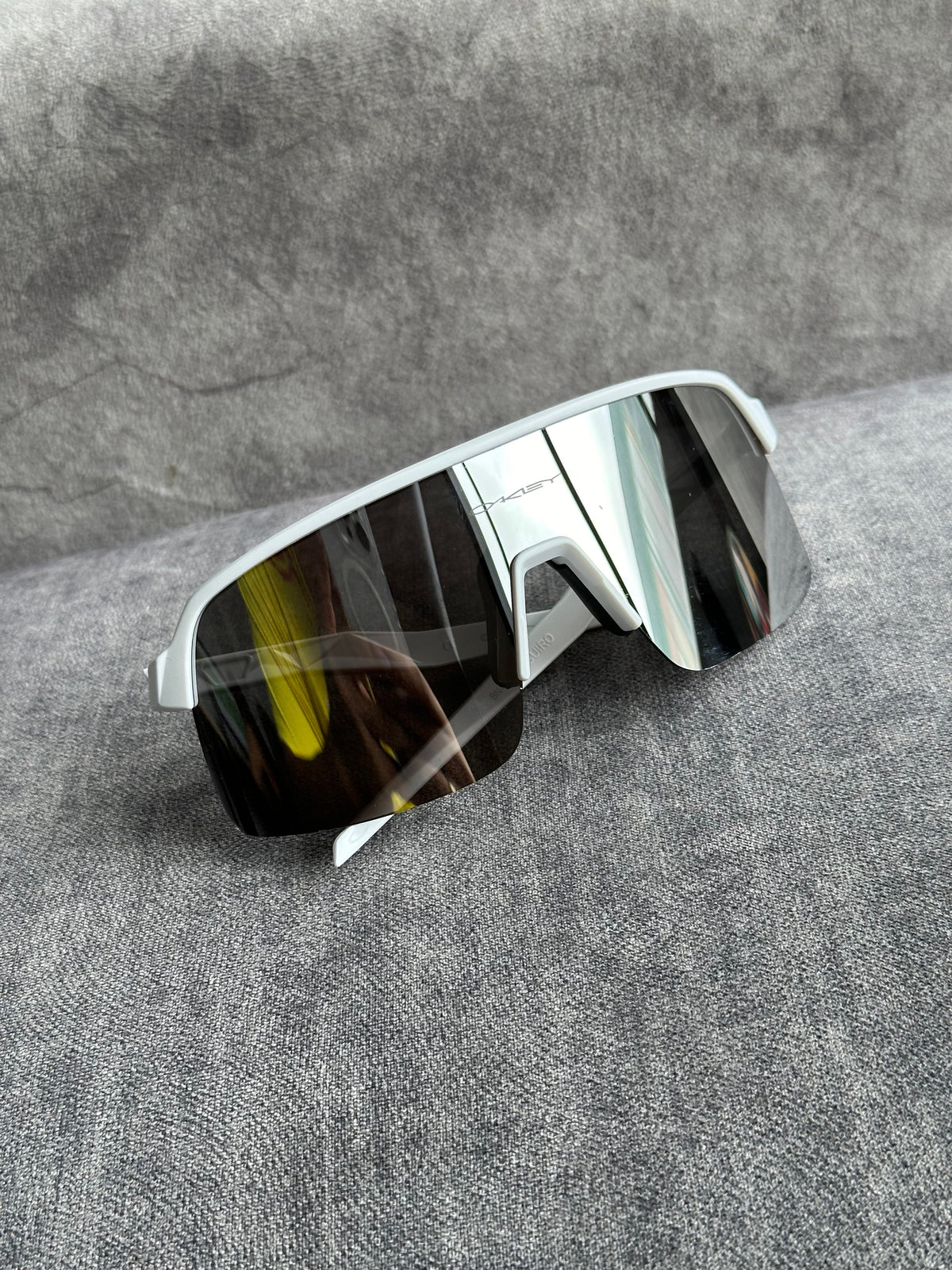 OAKLEY