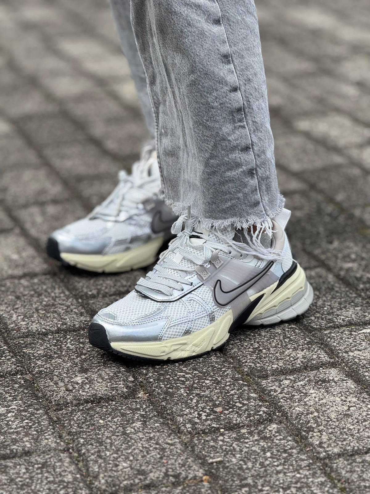 NIKE
