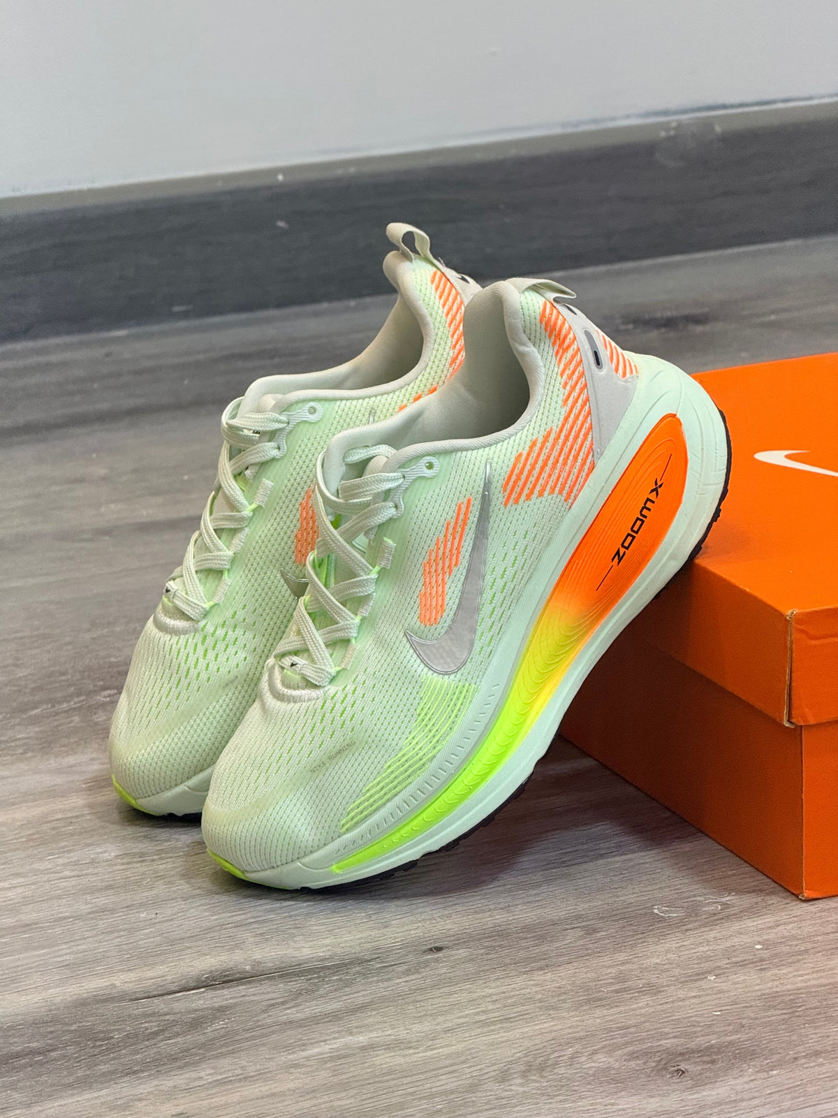 NIKE VOMERO 18