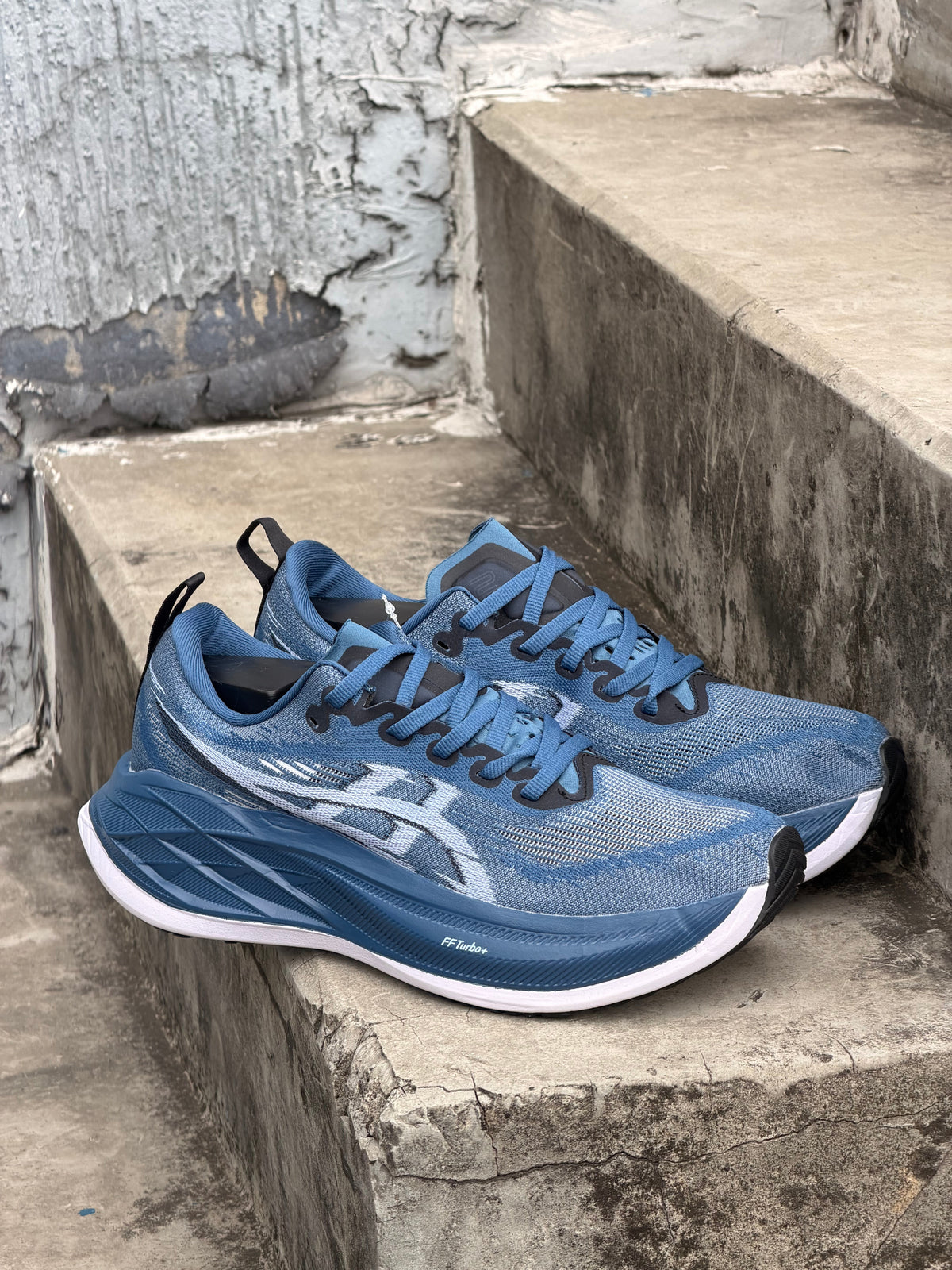 ASICS SUPERBLAST 2
