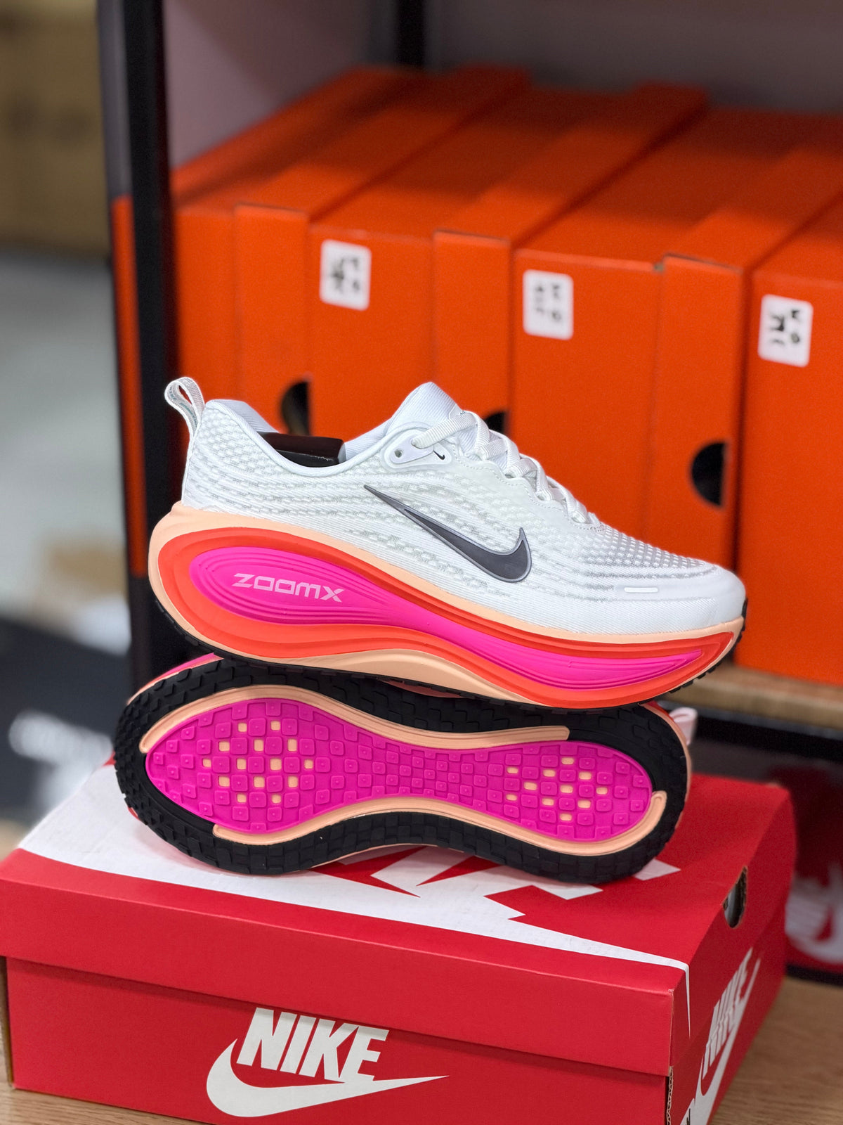 NIKE VOMERO PLUS