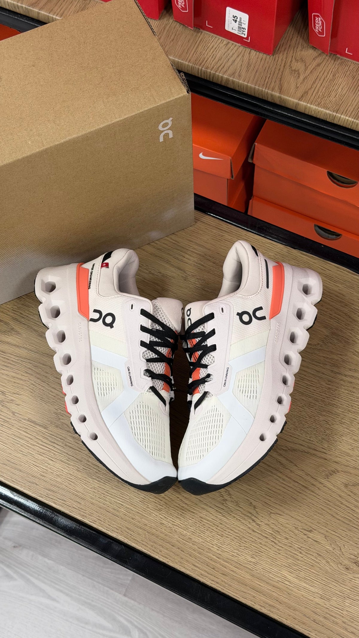 ON CLOUDRUNNER 2