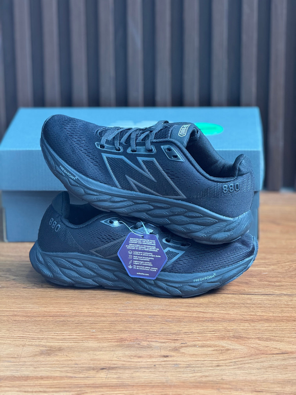 NB 880
