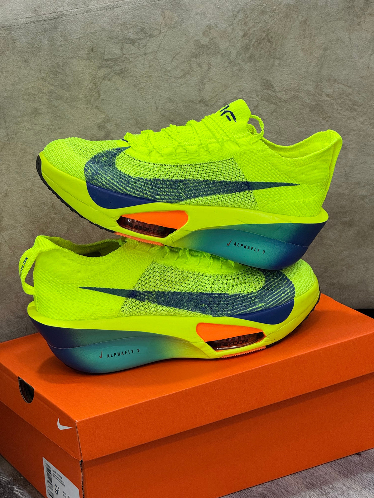 NIKE ALPHA FLY 3