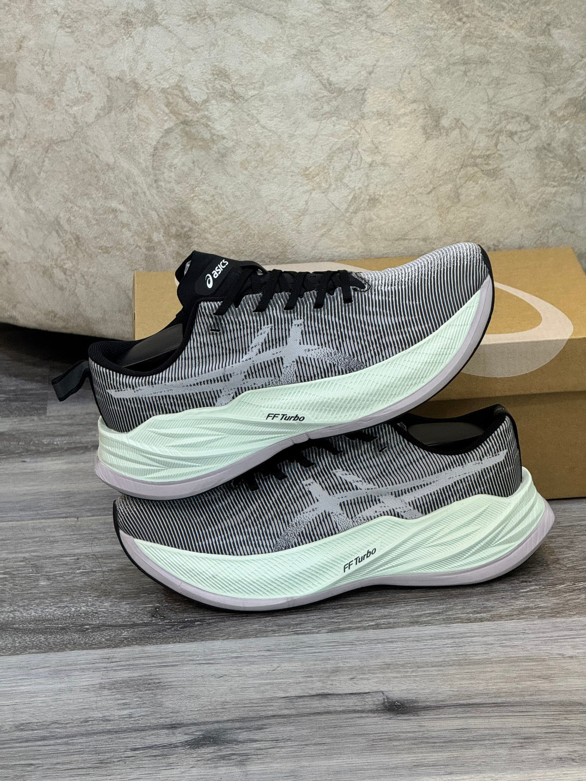 ASICS SUPERBLAST