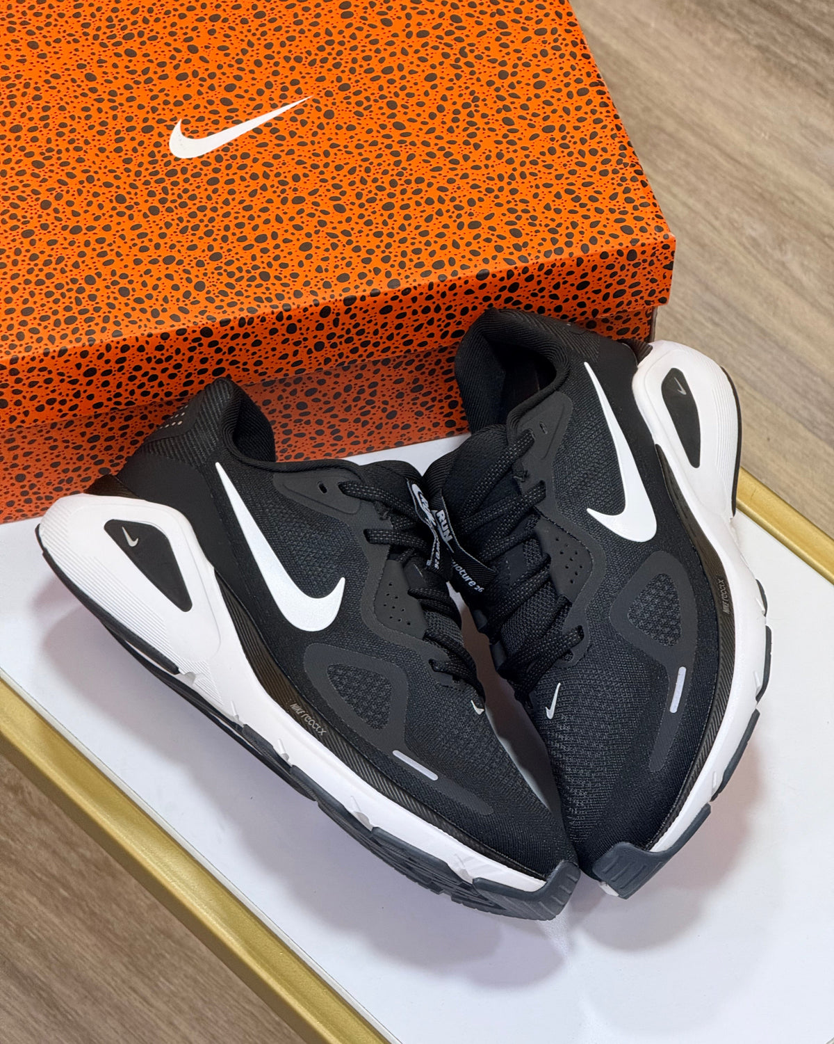 NIKE STRUCTURE 26