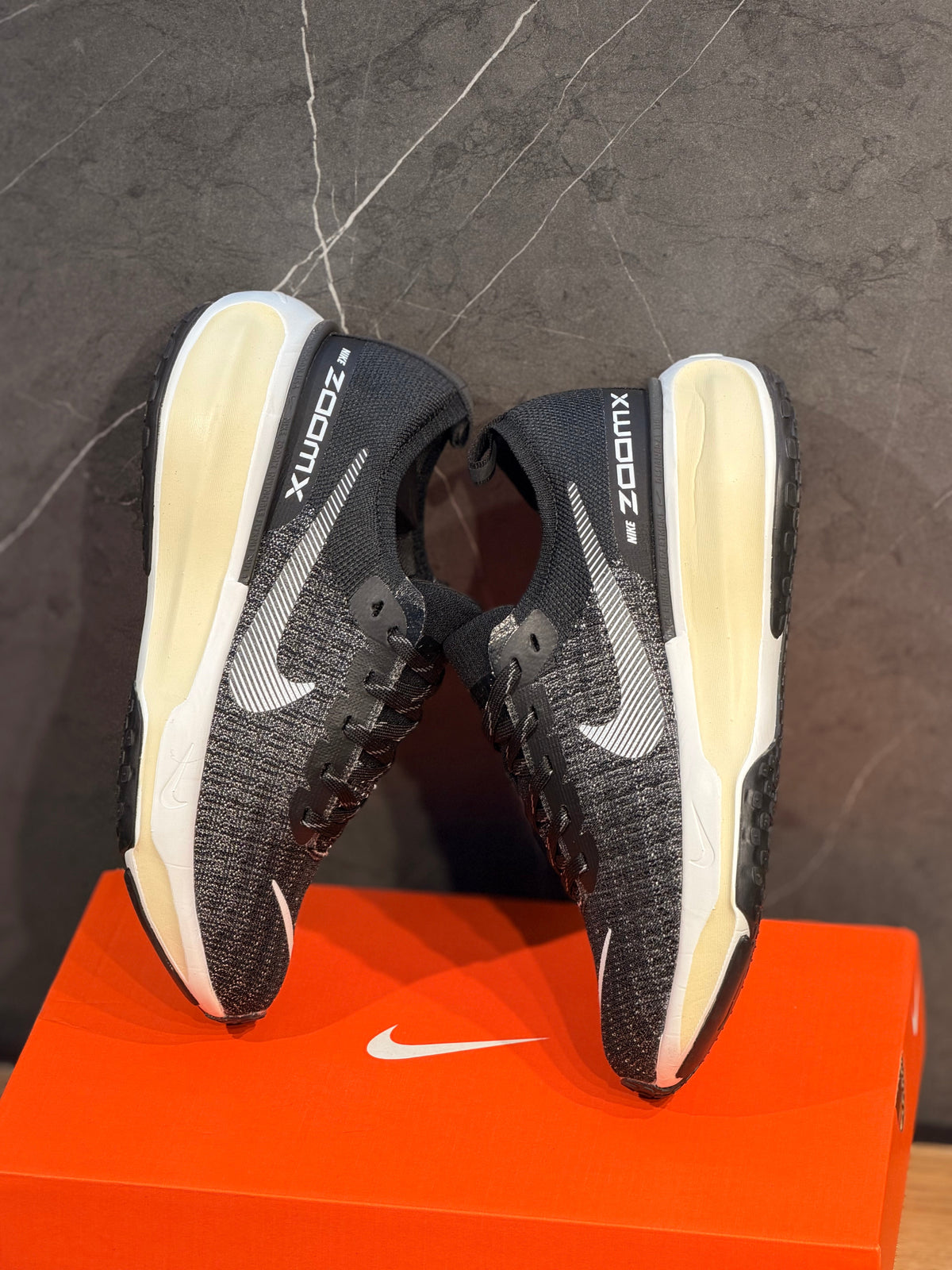 NIKE ZOOM X