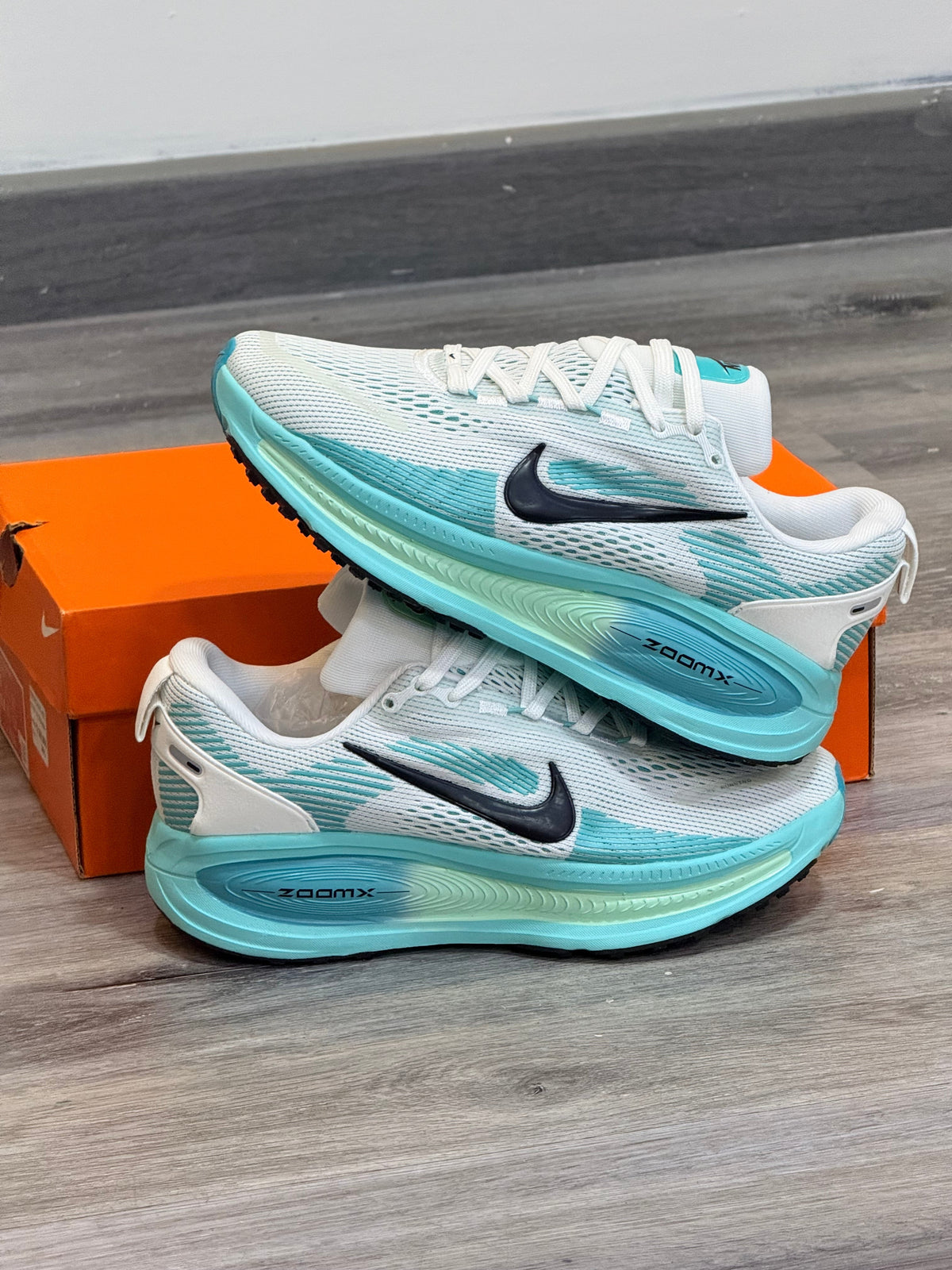 NIKE VOMERO 18