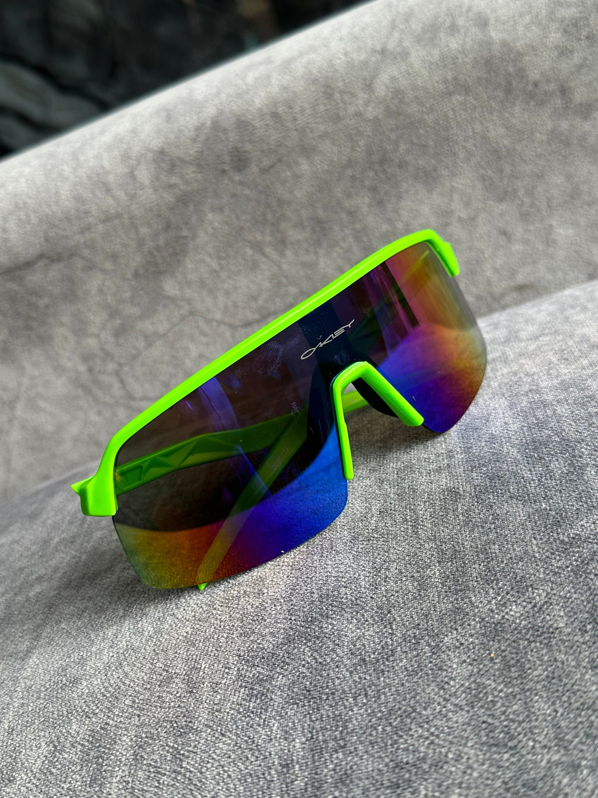 OAKLEY