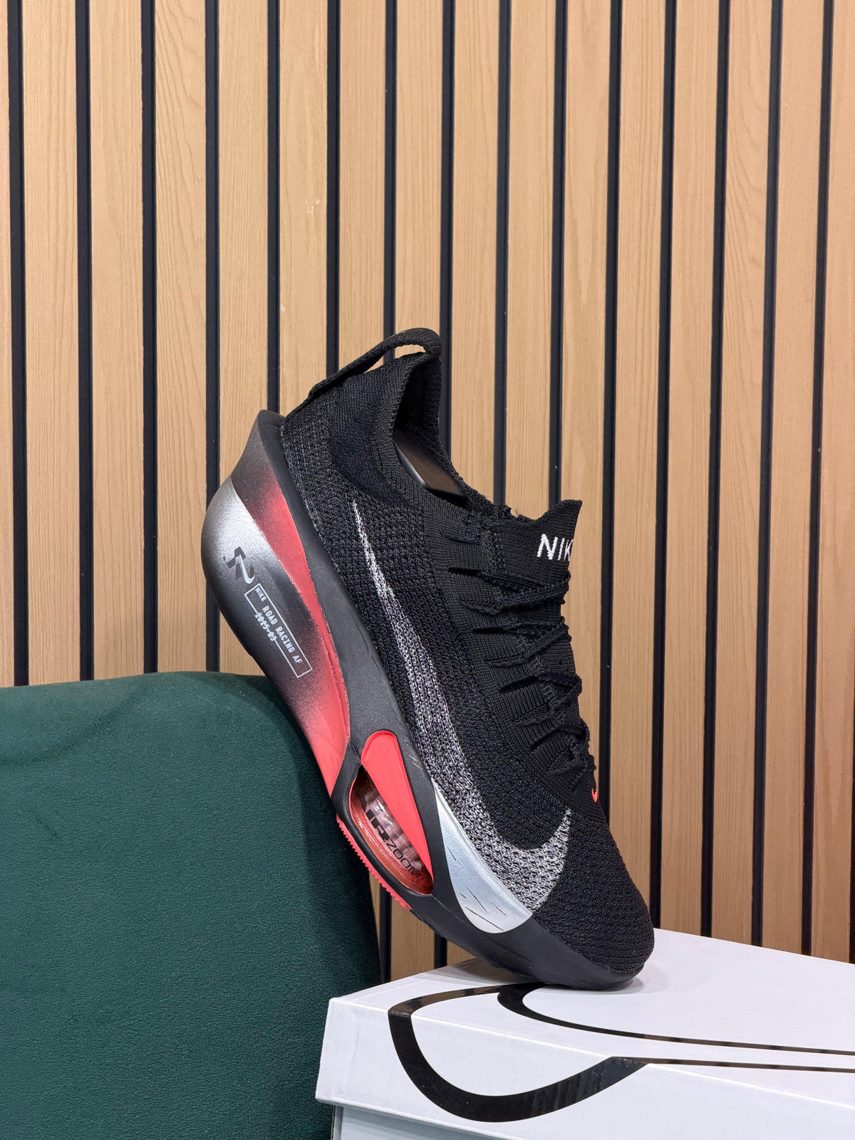 NIKE ALPHA FLY 2