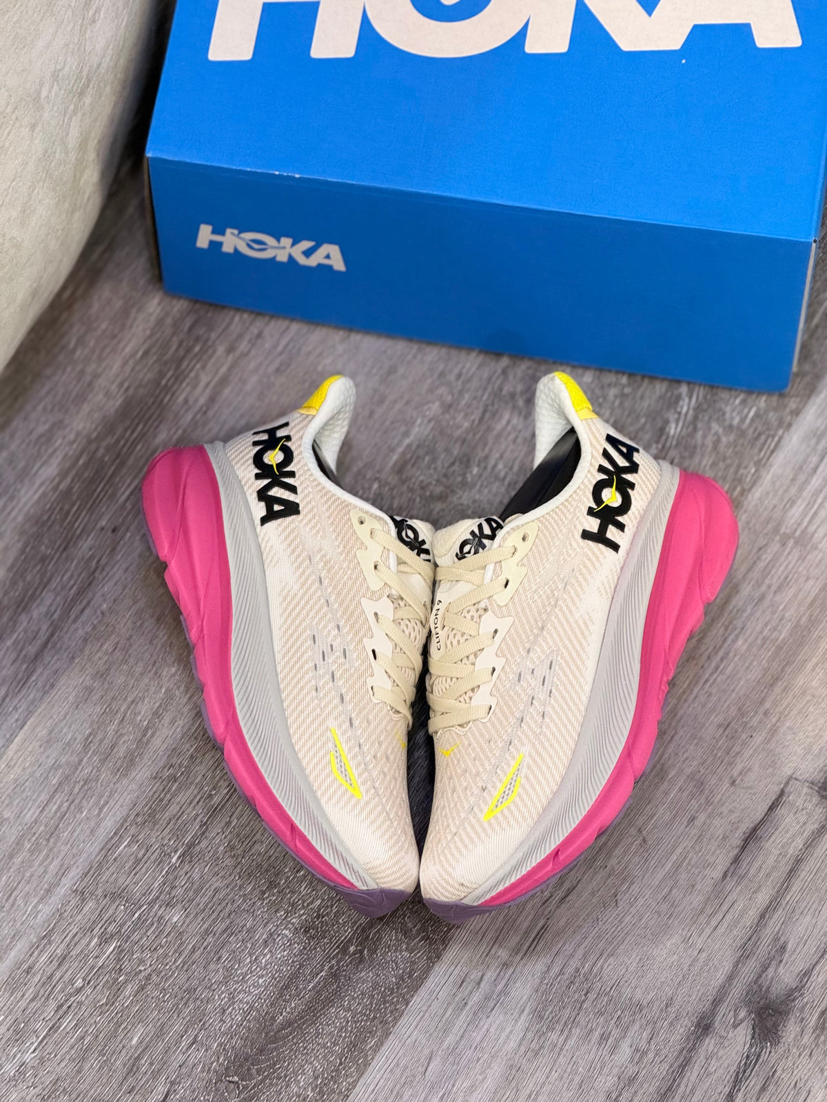 HOKA CLIFTON 9