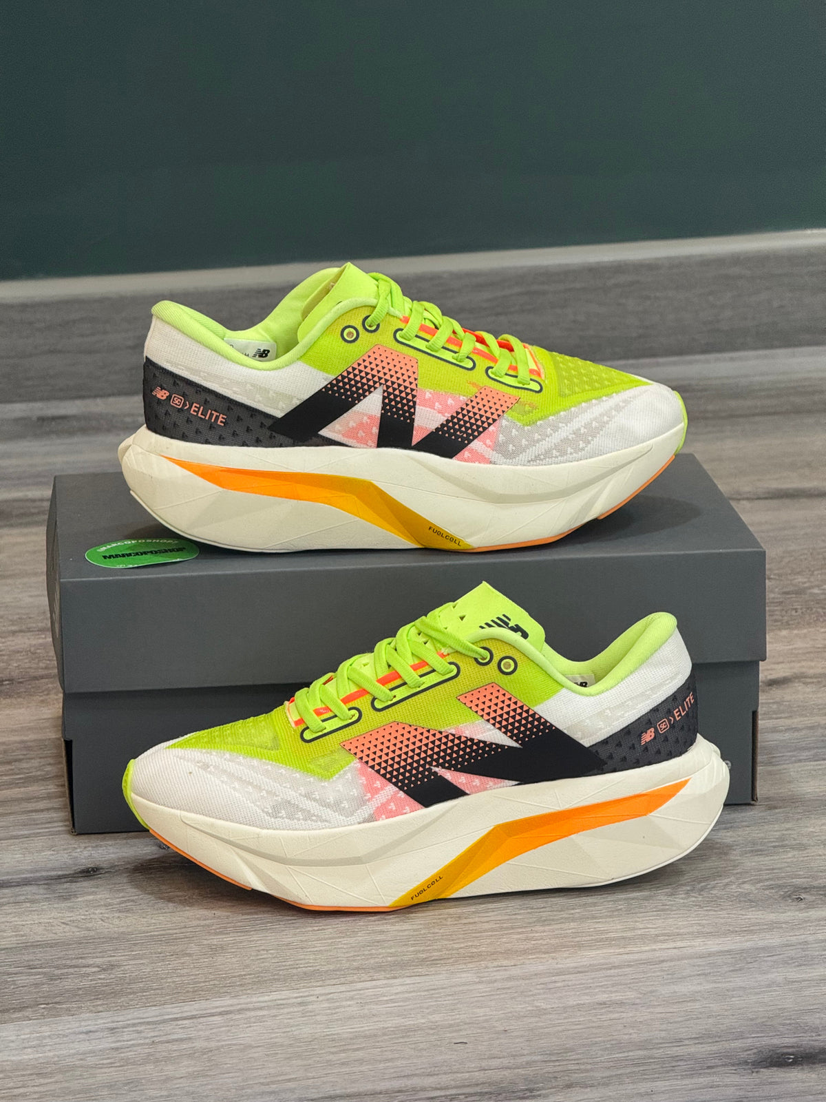 NEW BALANCE ELITE V4