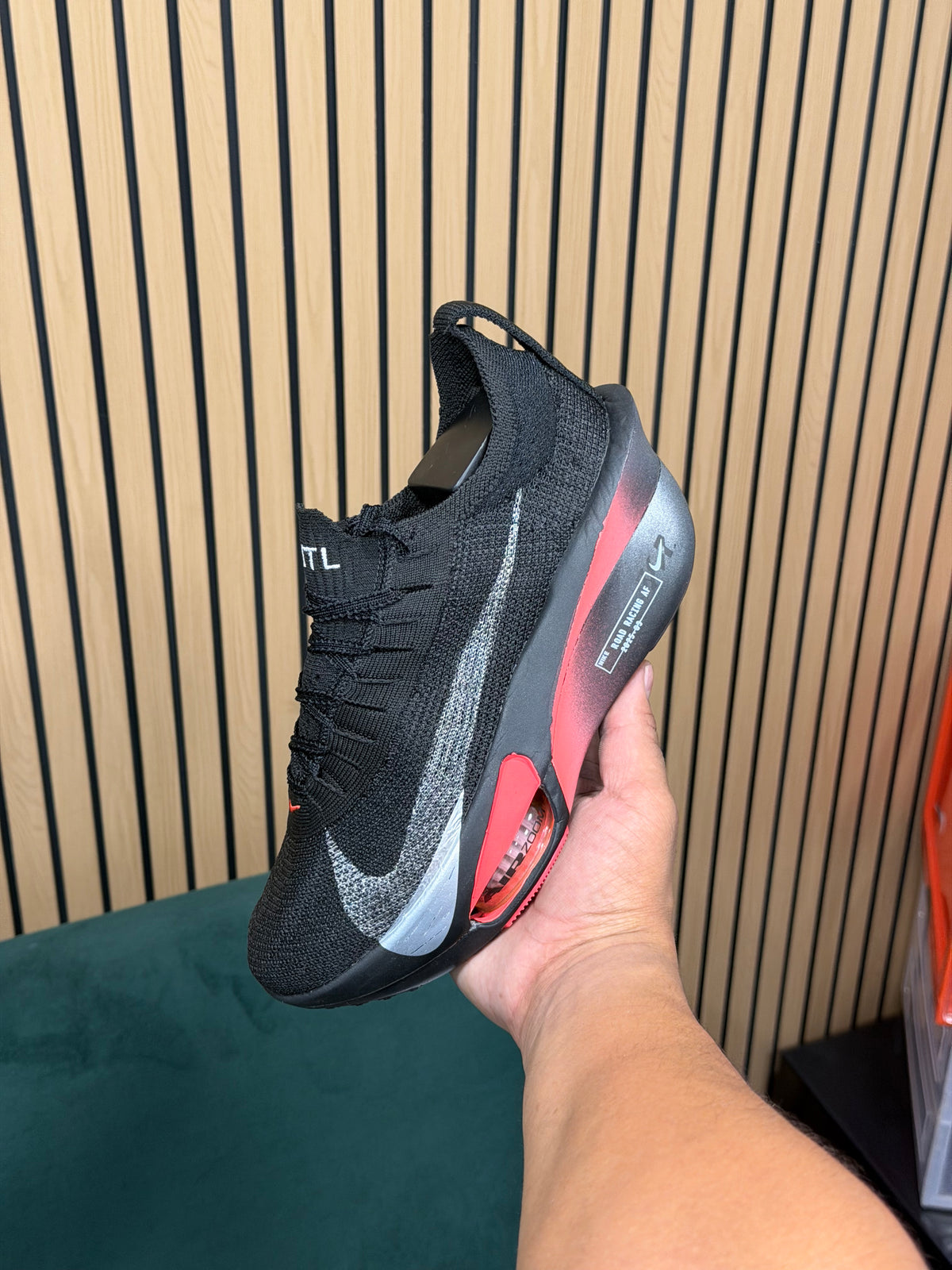 NIKE ALPHA FLY 2