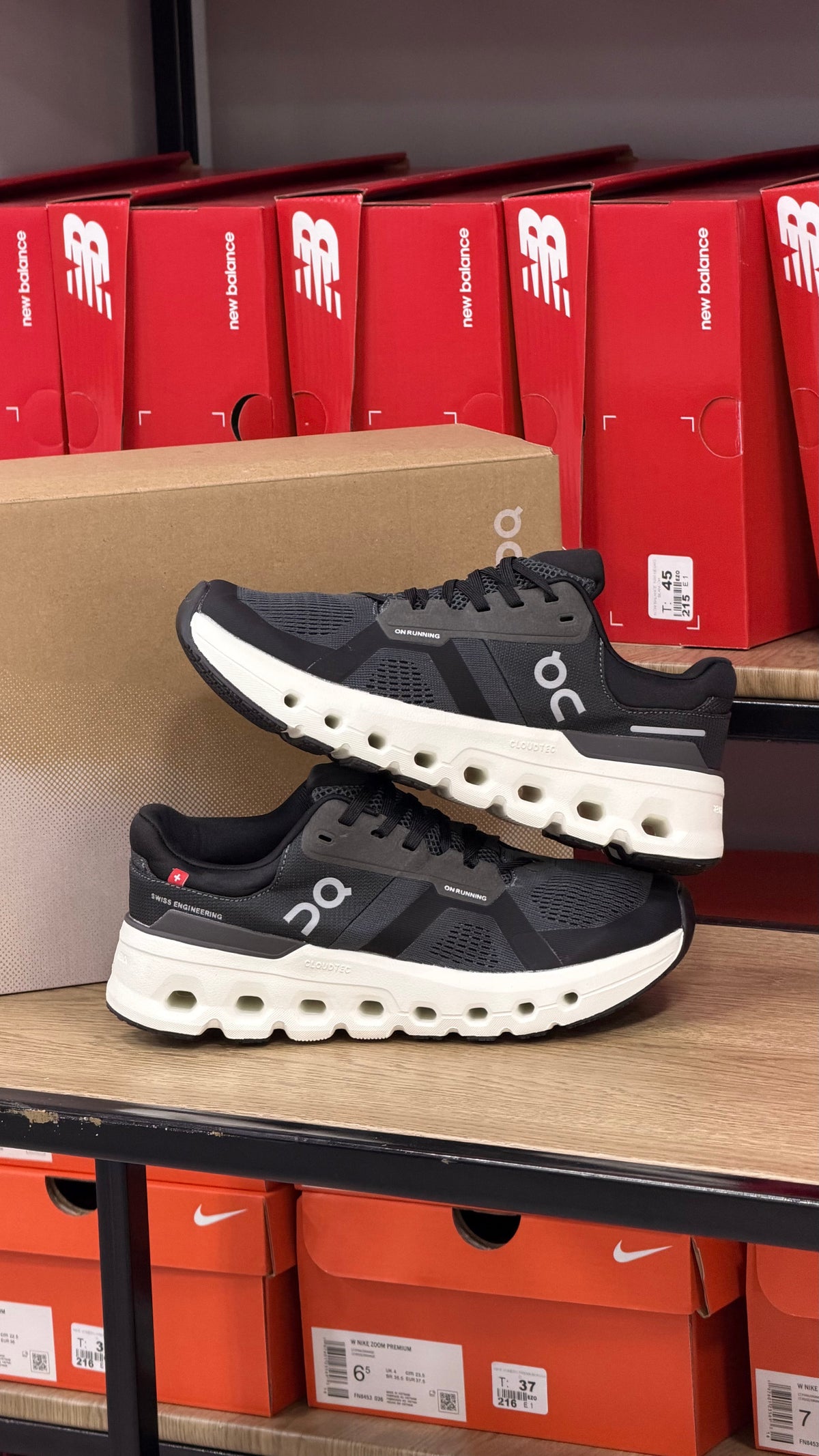 ON CLOUDRUNNER 2