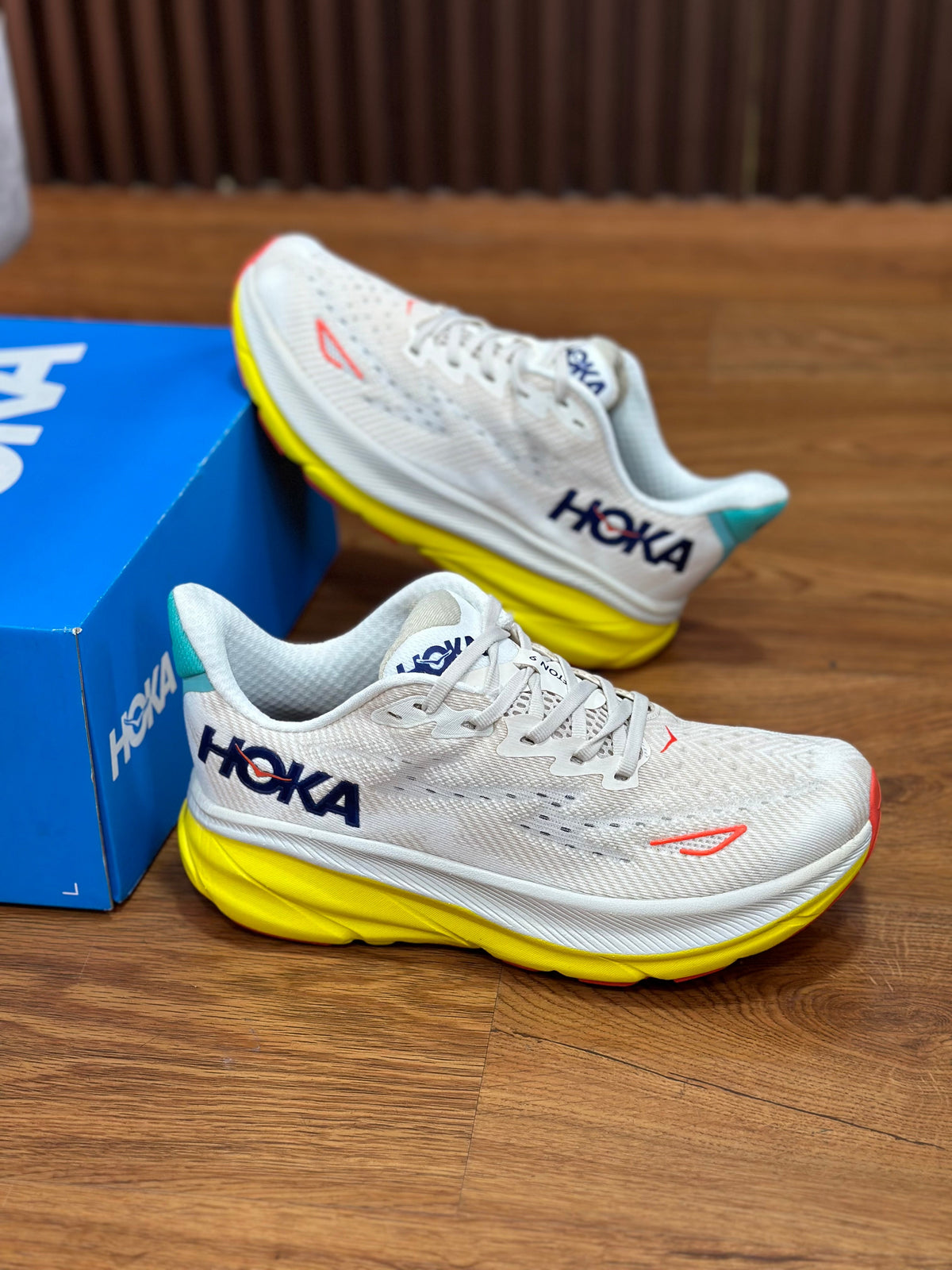 HOKA CLIFTON 9