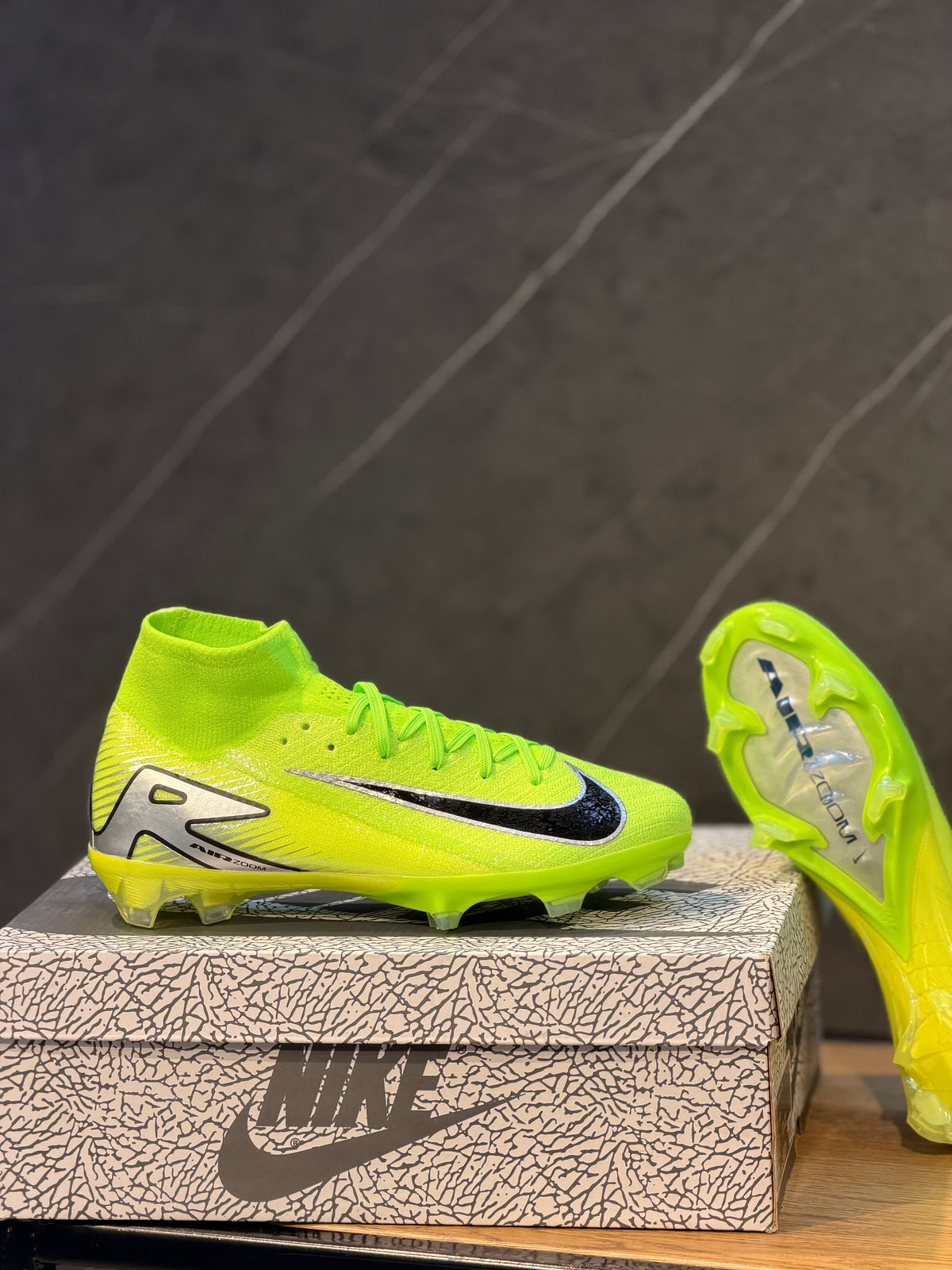 NIKE AIR GUAYO