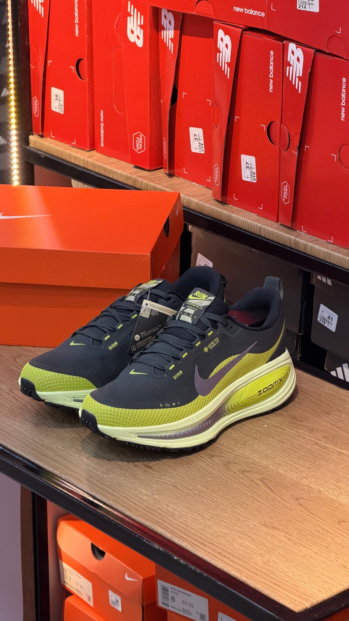NIKE GORE-TEX 18