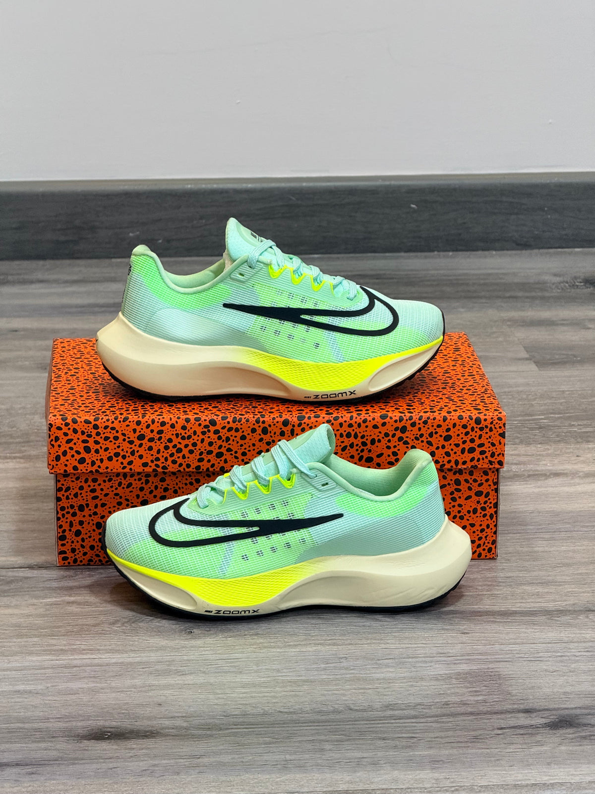 NIKE ZOOM FLY 5