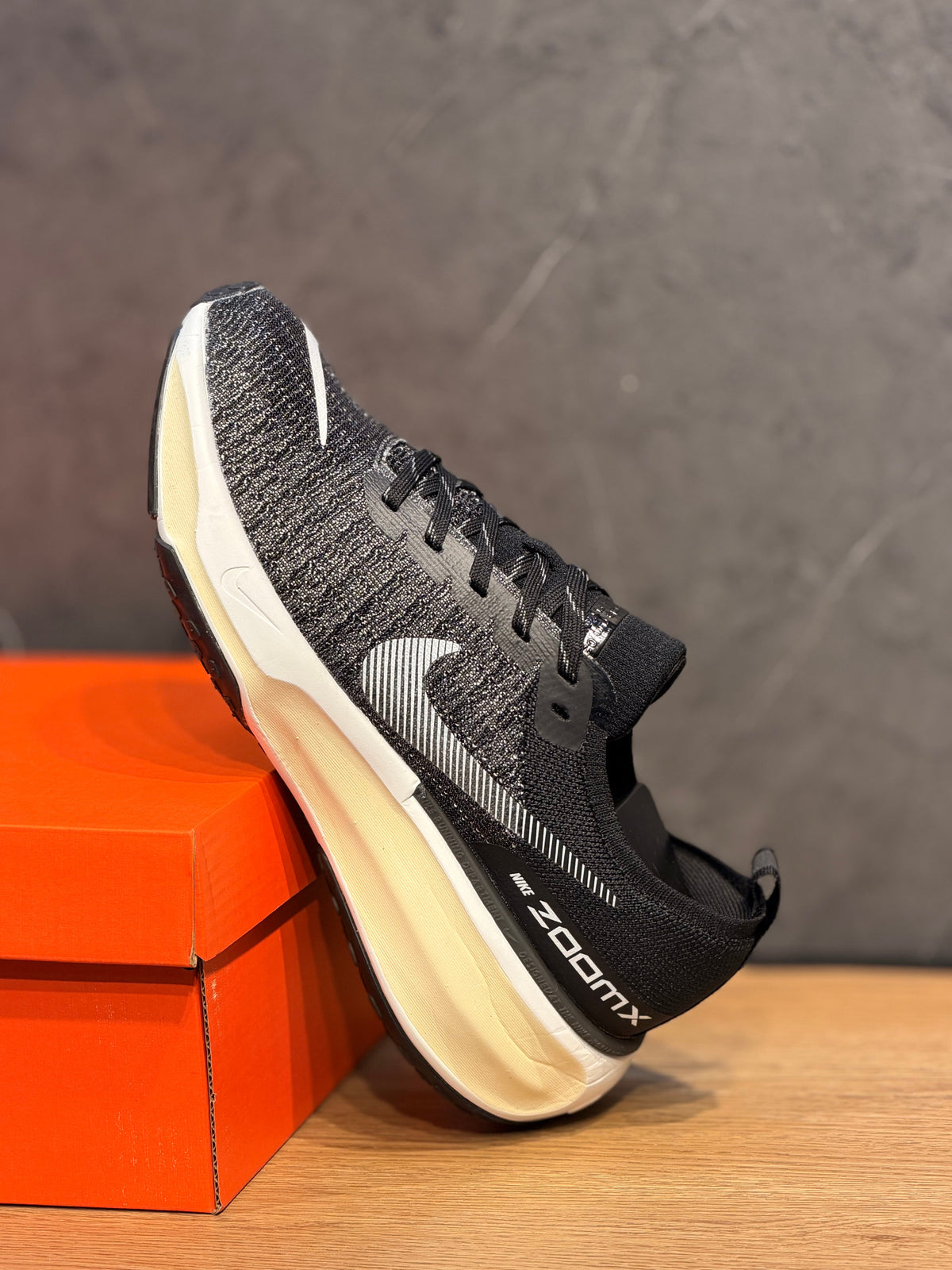 NIKE ZOOM X