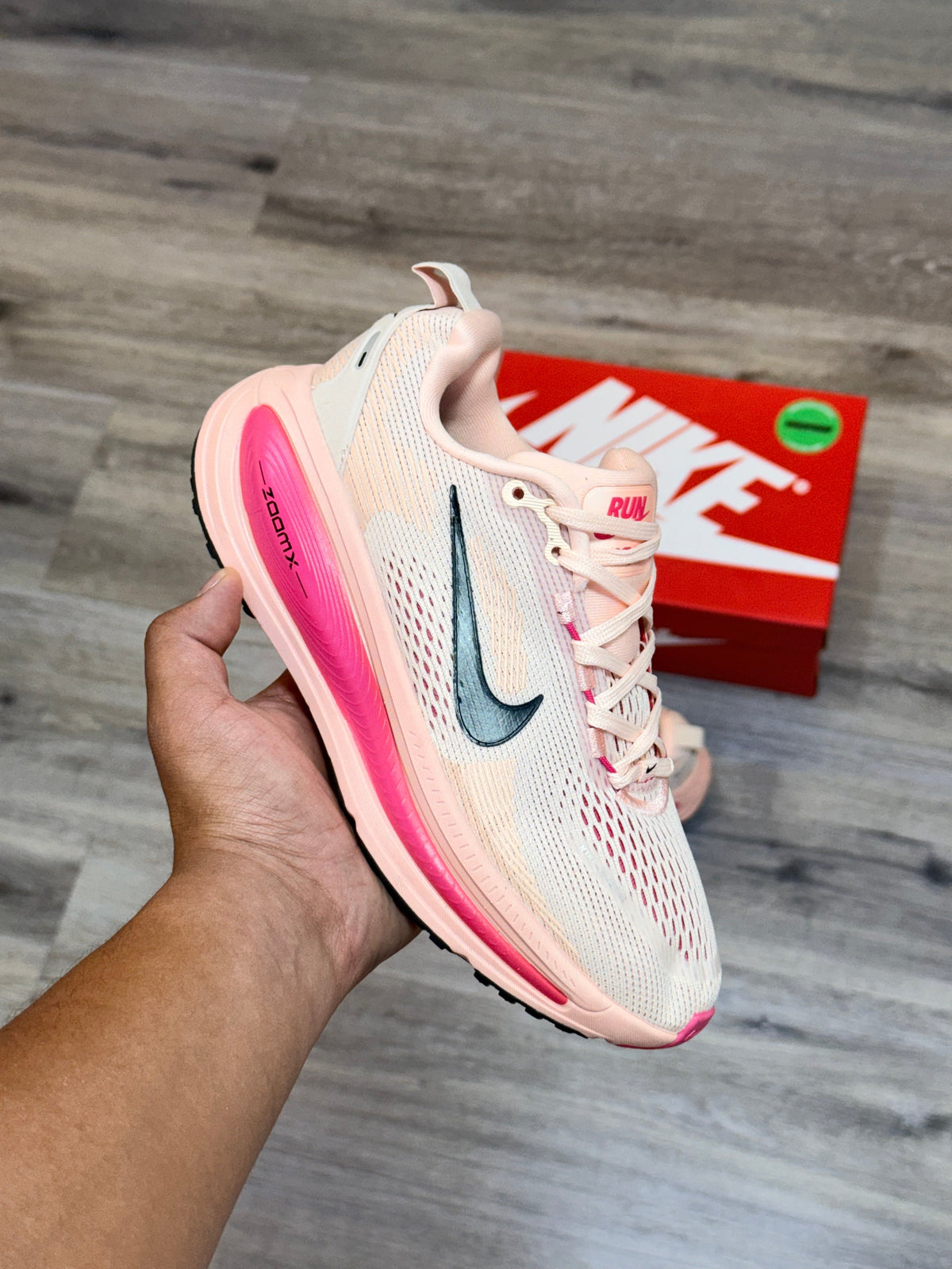 NIKE VOMERO 18