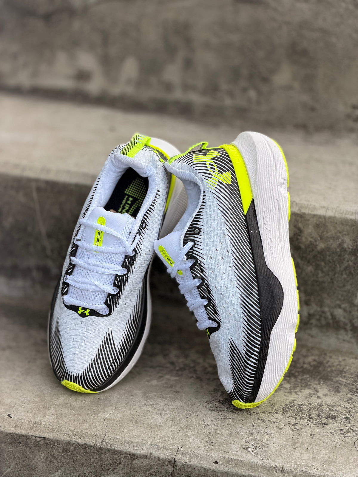 UNDER ARMOUR