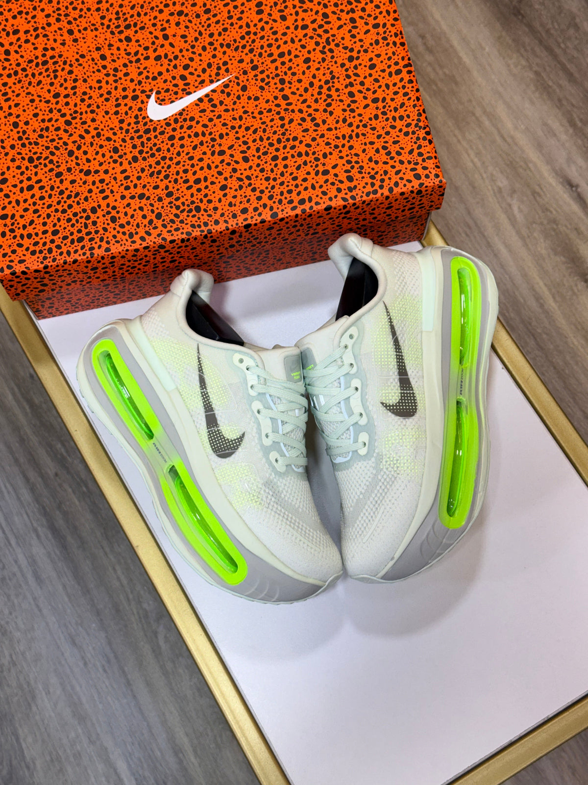 NIKE VOMERO PREMIUM