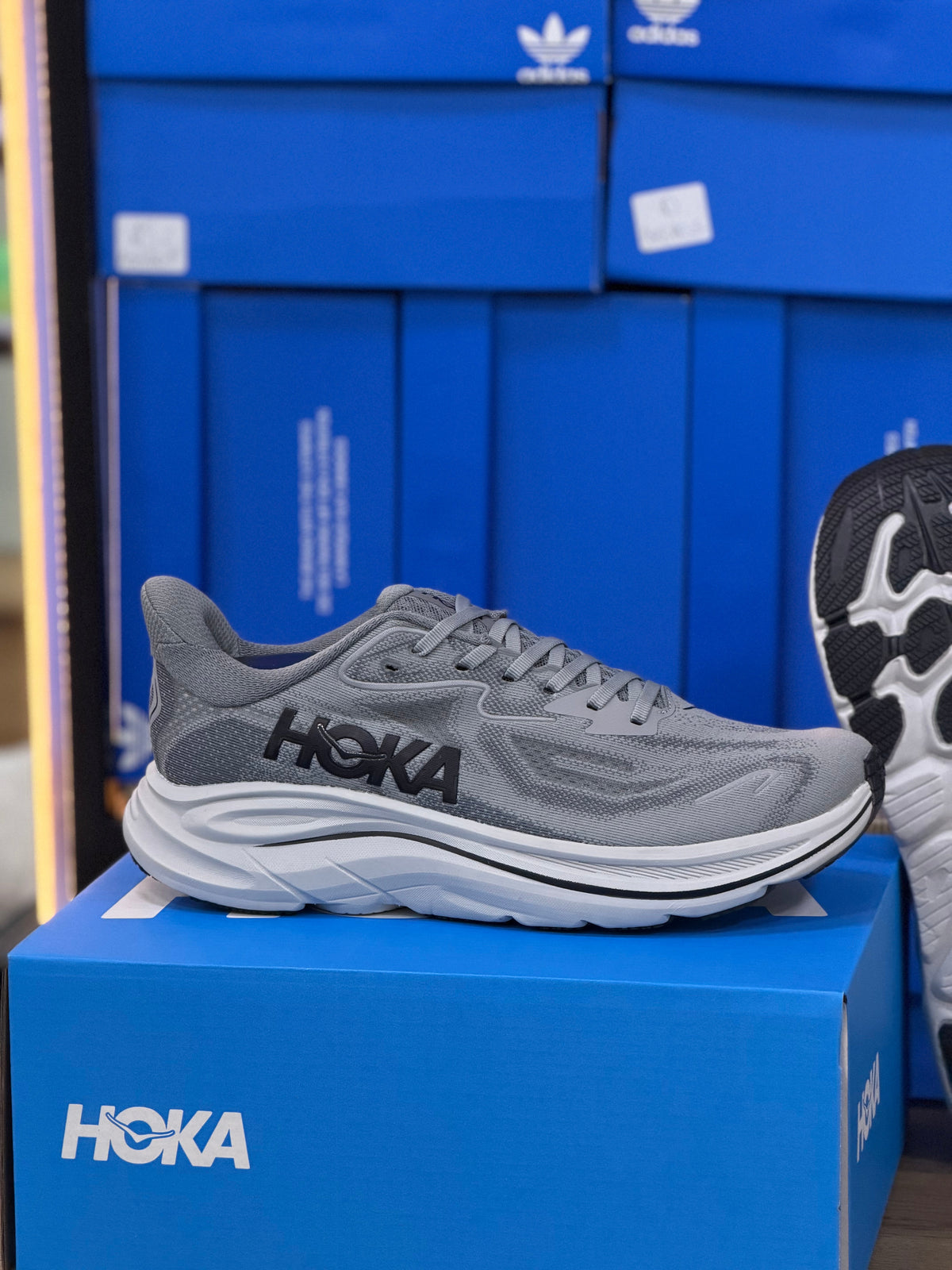 HOKA CLIFTON 10
