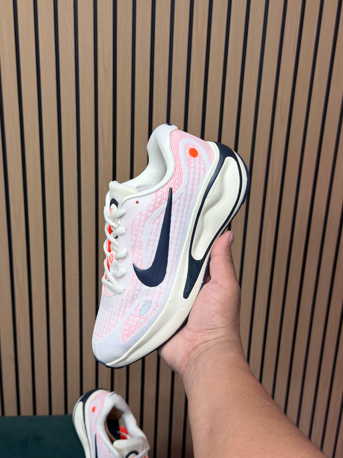 NIKE