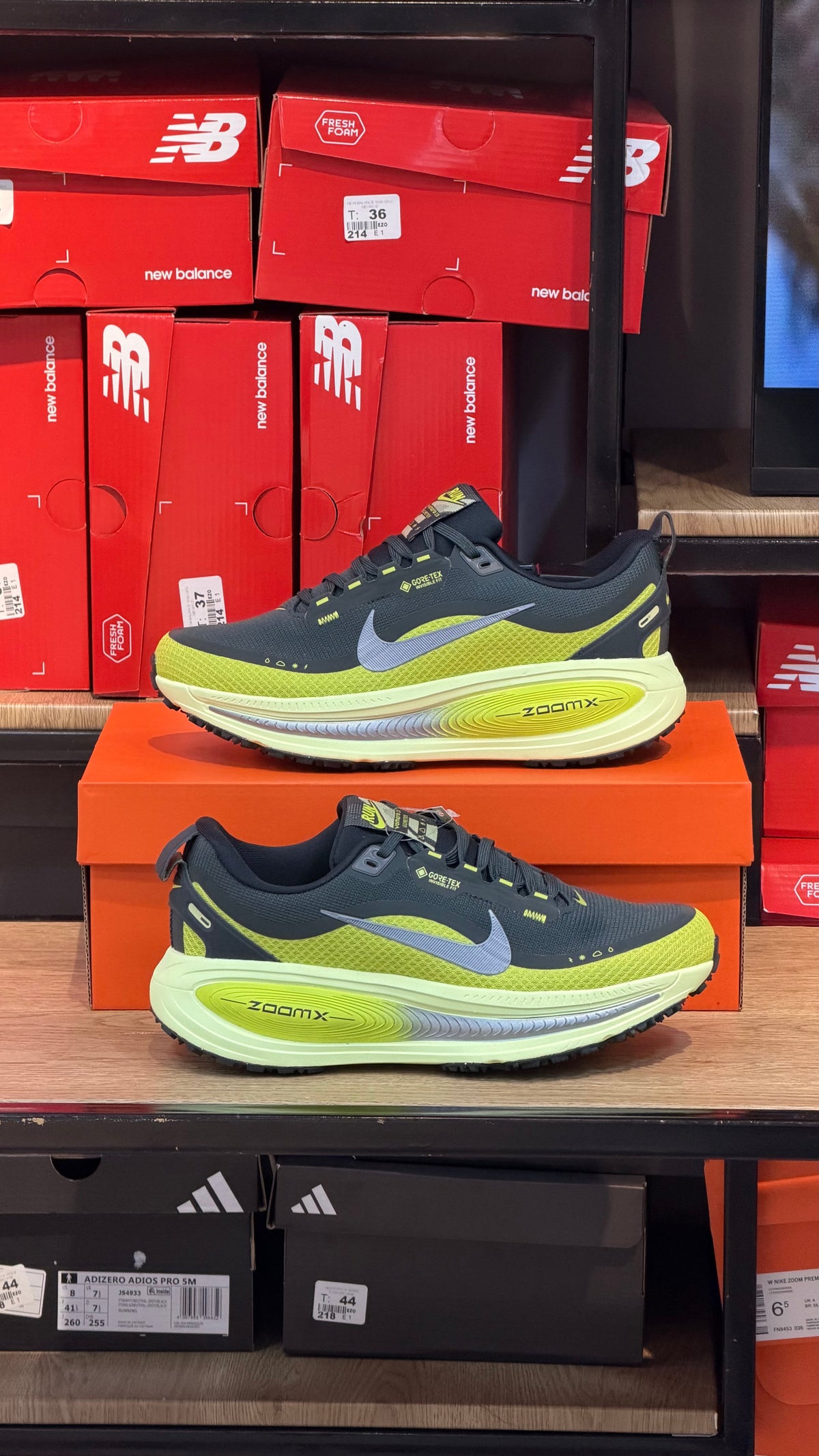 NIKE GORE-TEX 18