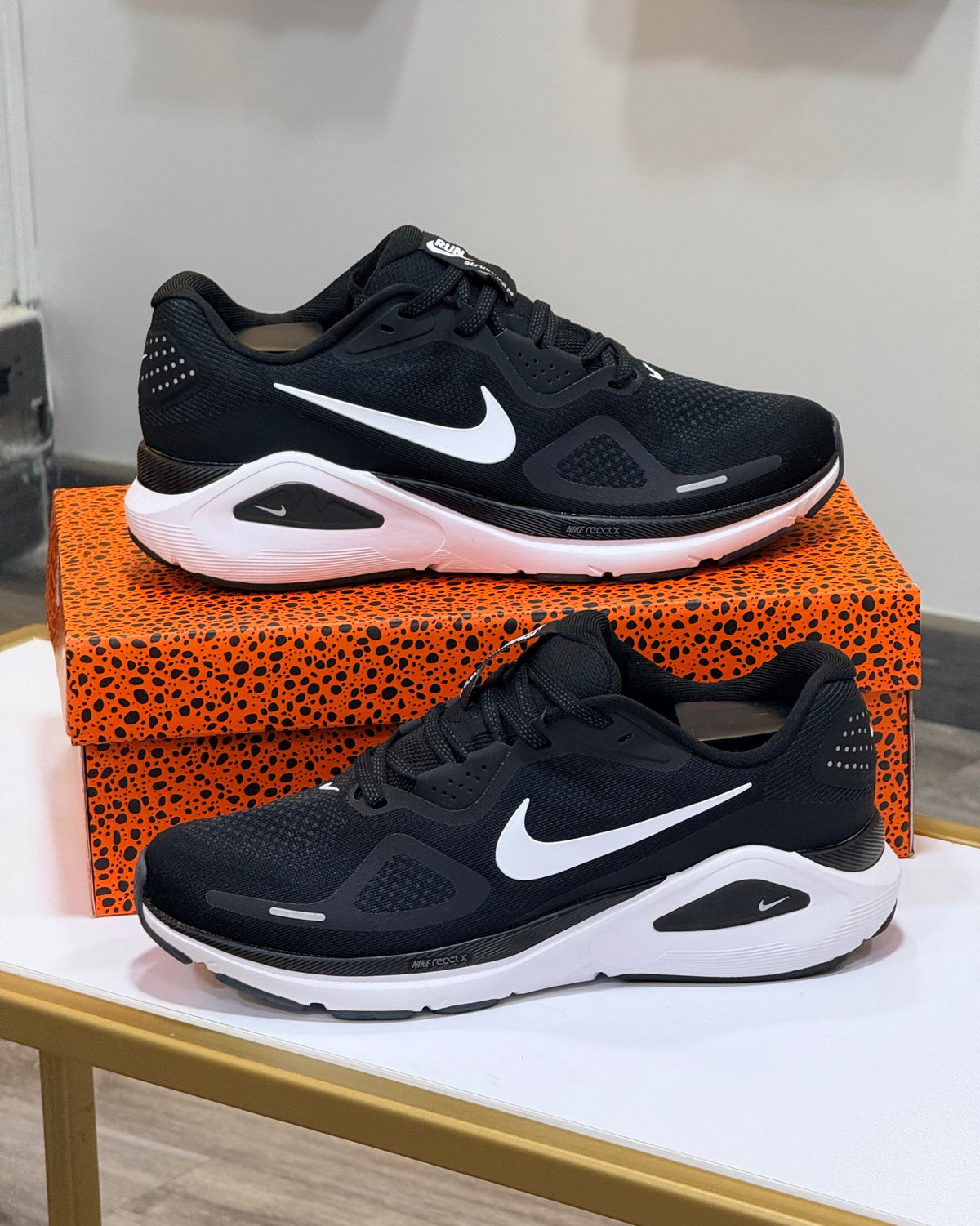 NIKE STRUCTURE 26