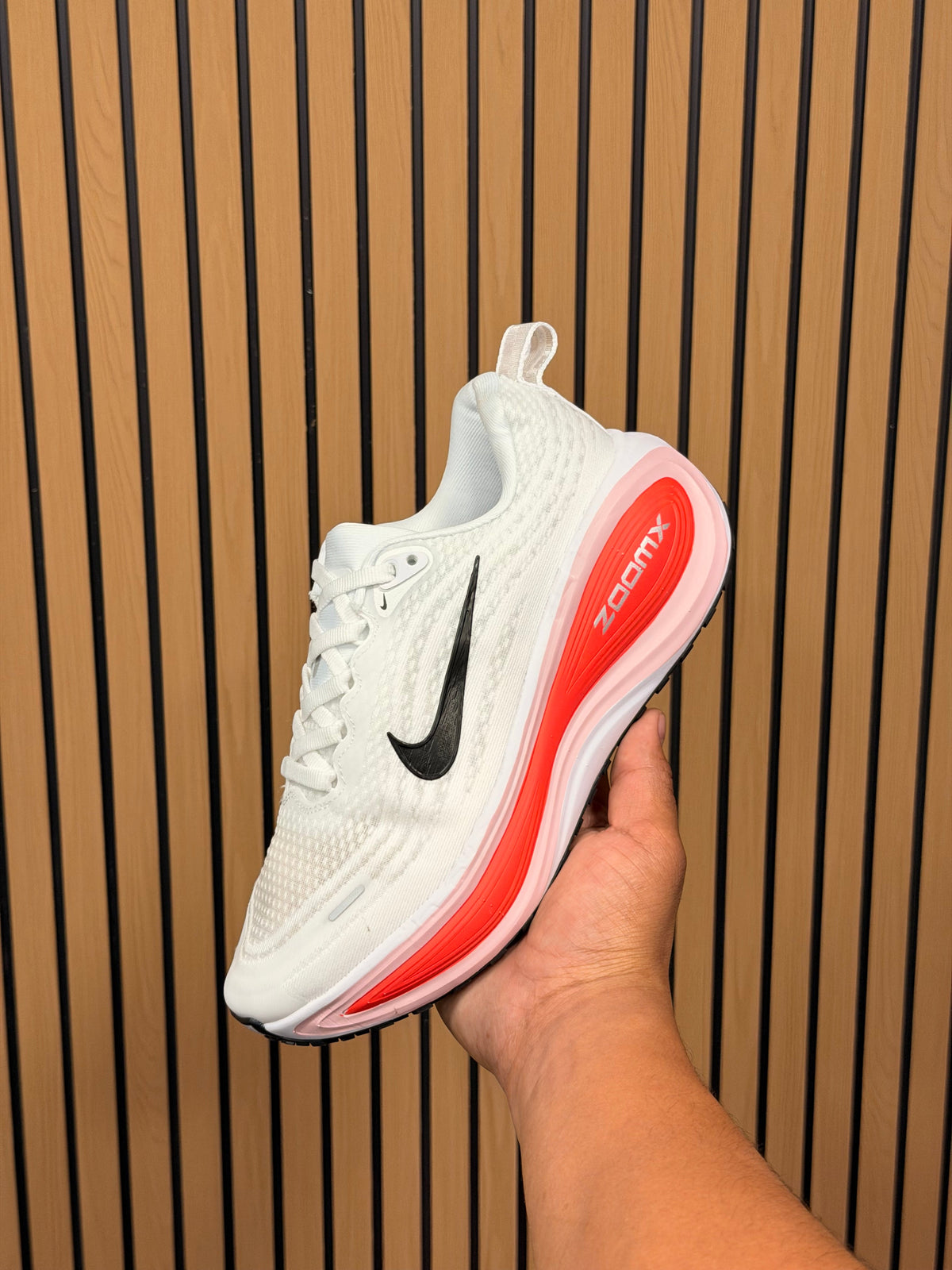 NIKE VOMERO PLUS