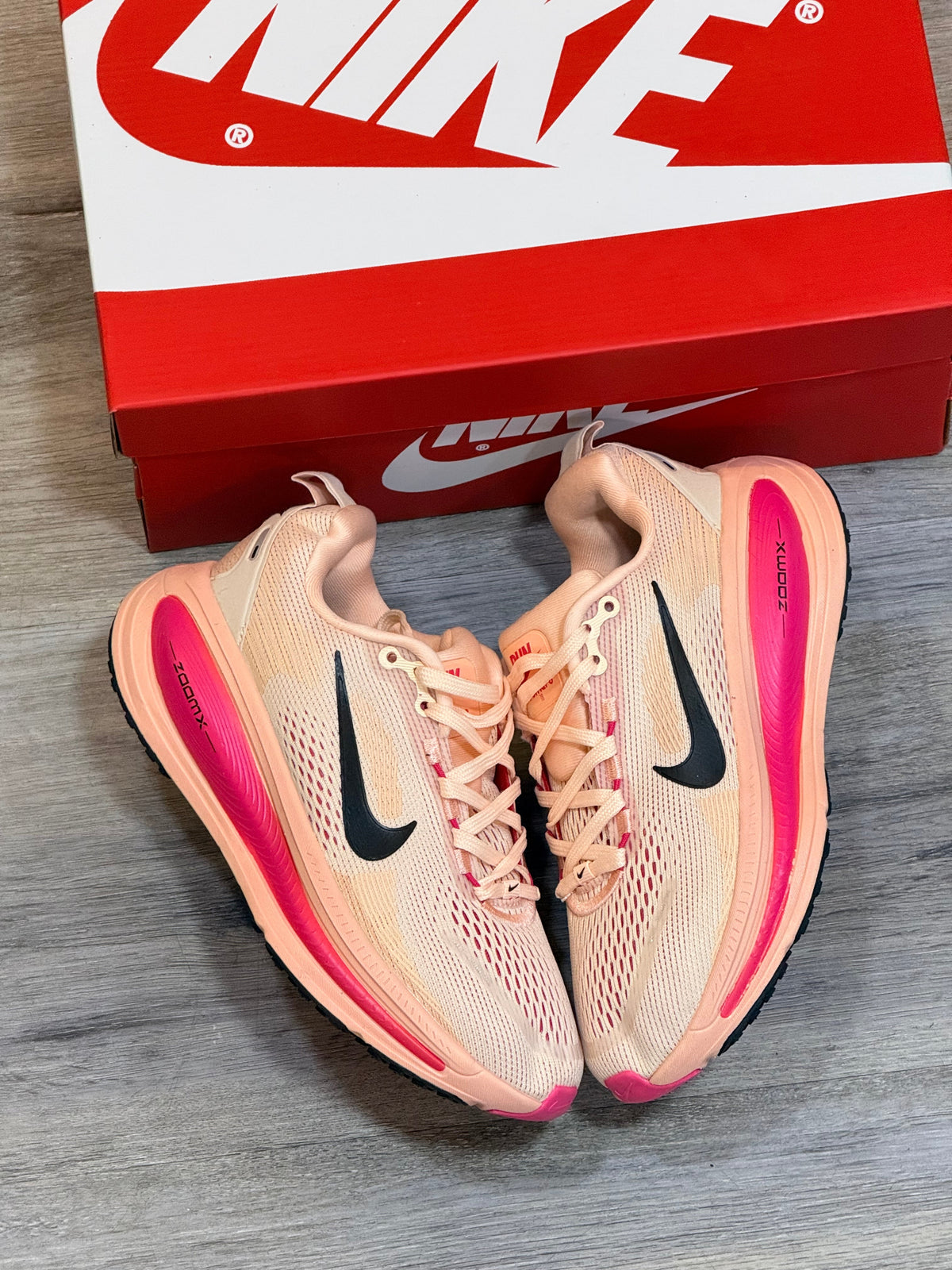 NIKE VOMERO 18