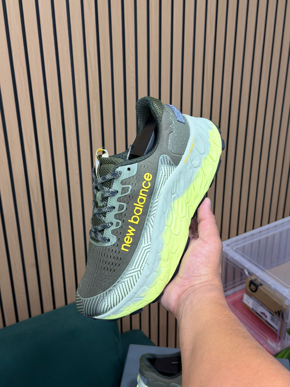 NEW BALANCE MORE V4