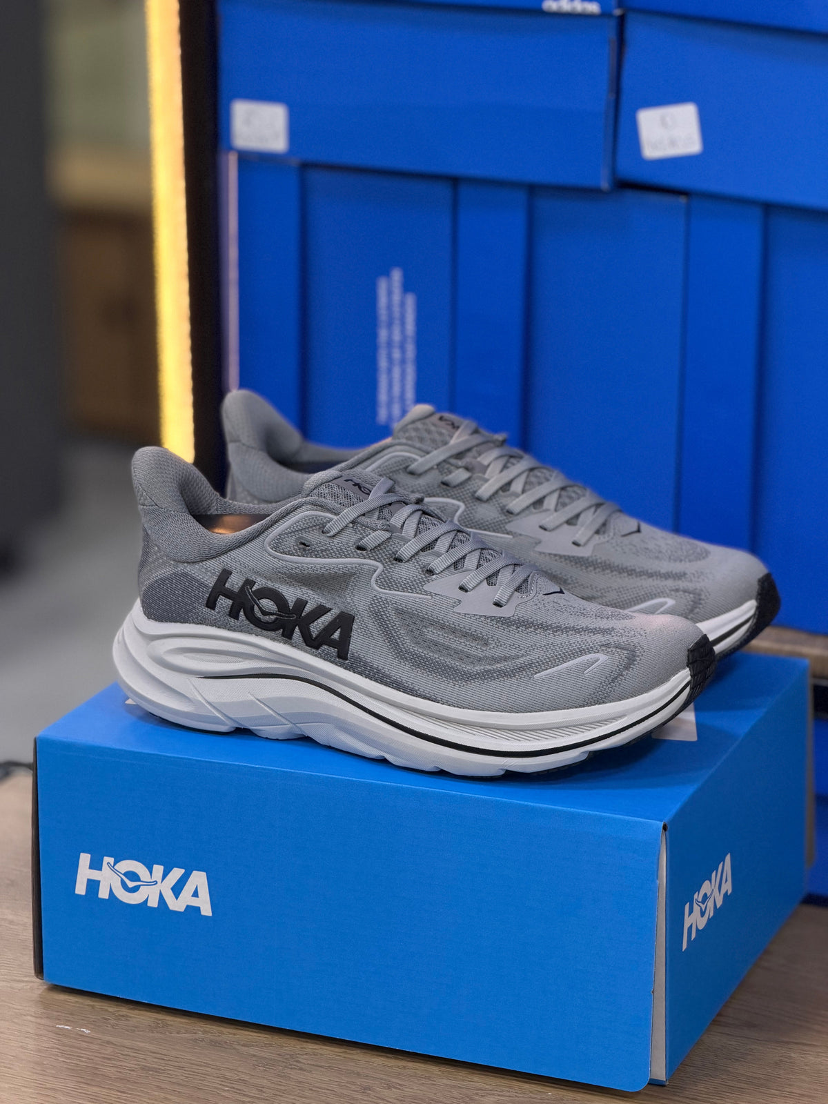 HOKA CLIFTON 10