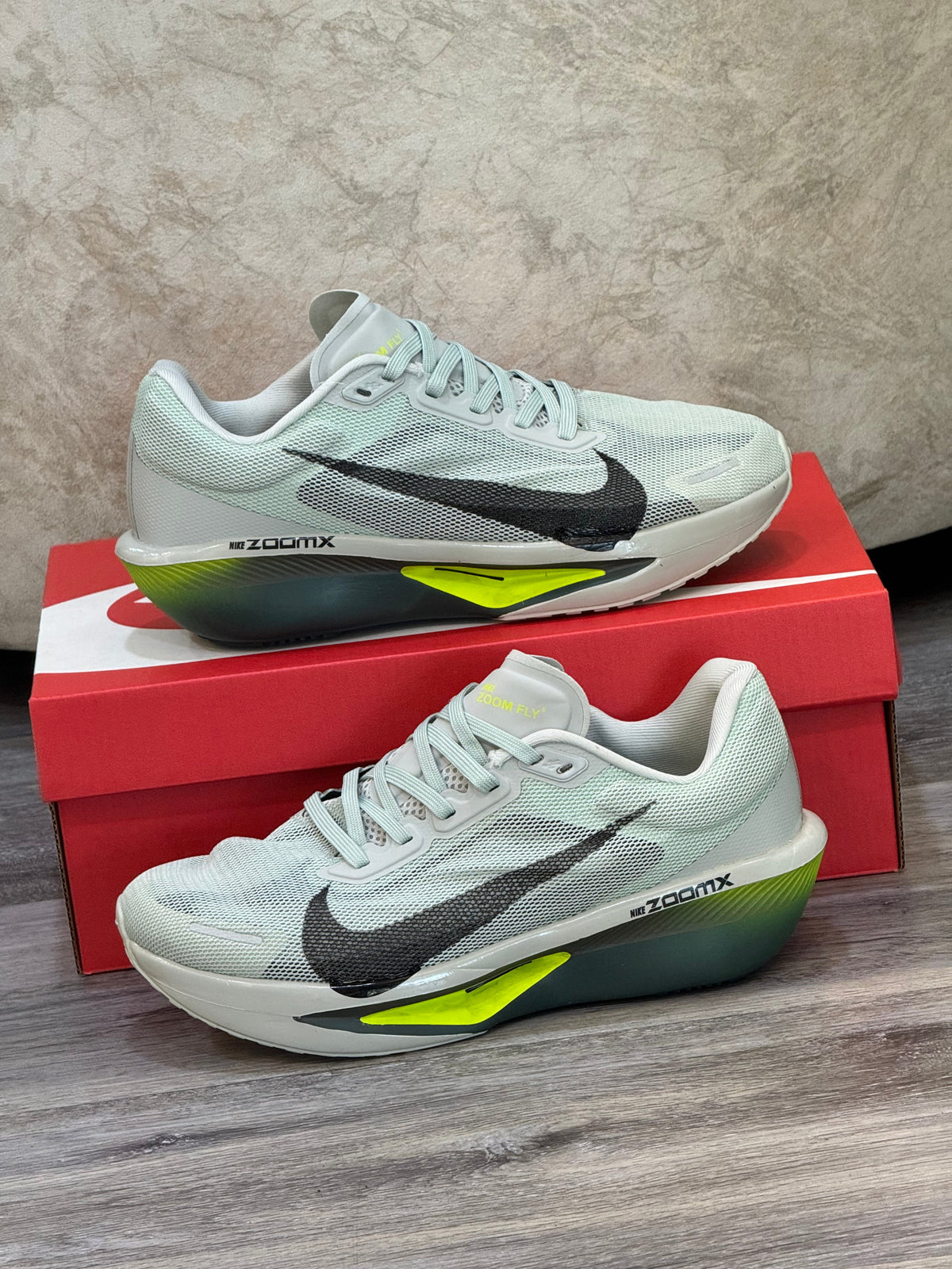 NIKE ZOOMFLY 6