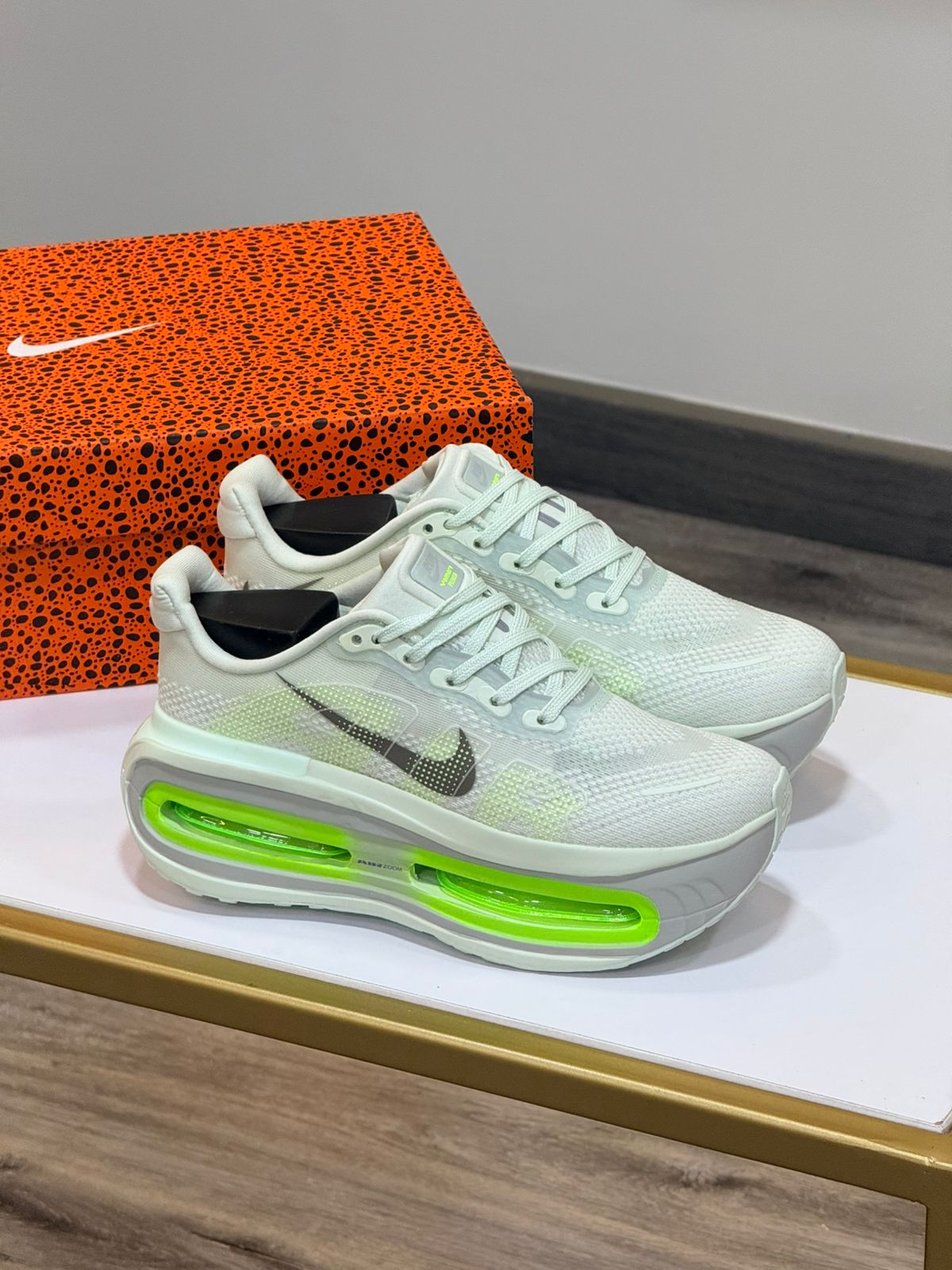 NIKE VOMERO PREMIUM