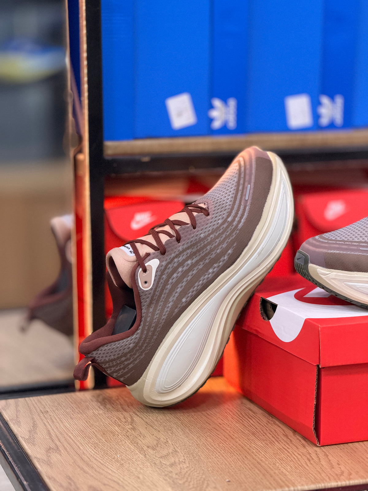 NIKE VOMERO PLUS