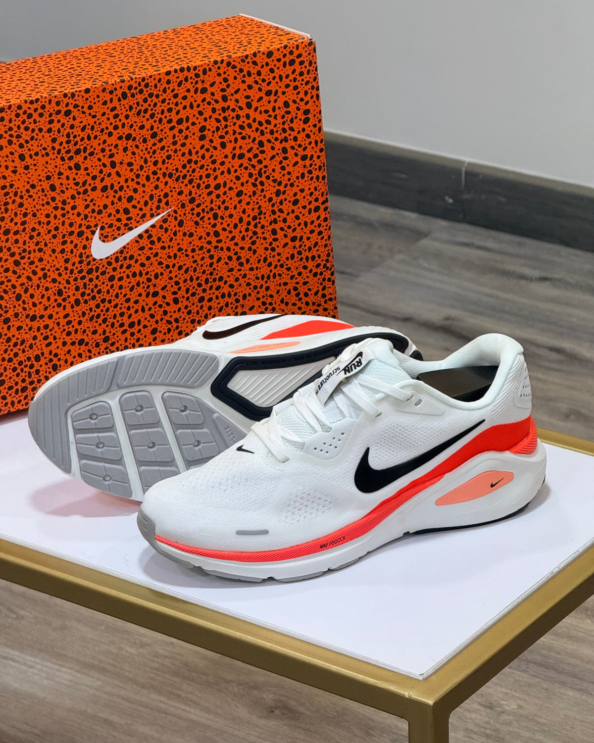 NIKE STRUCTURE 26